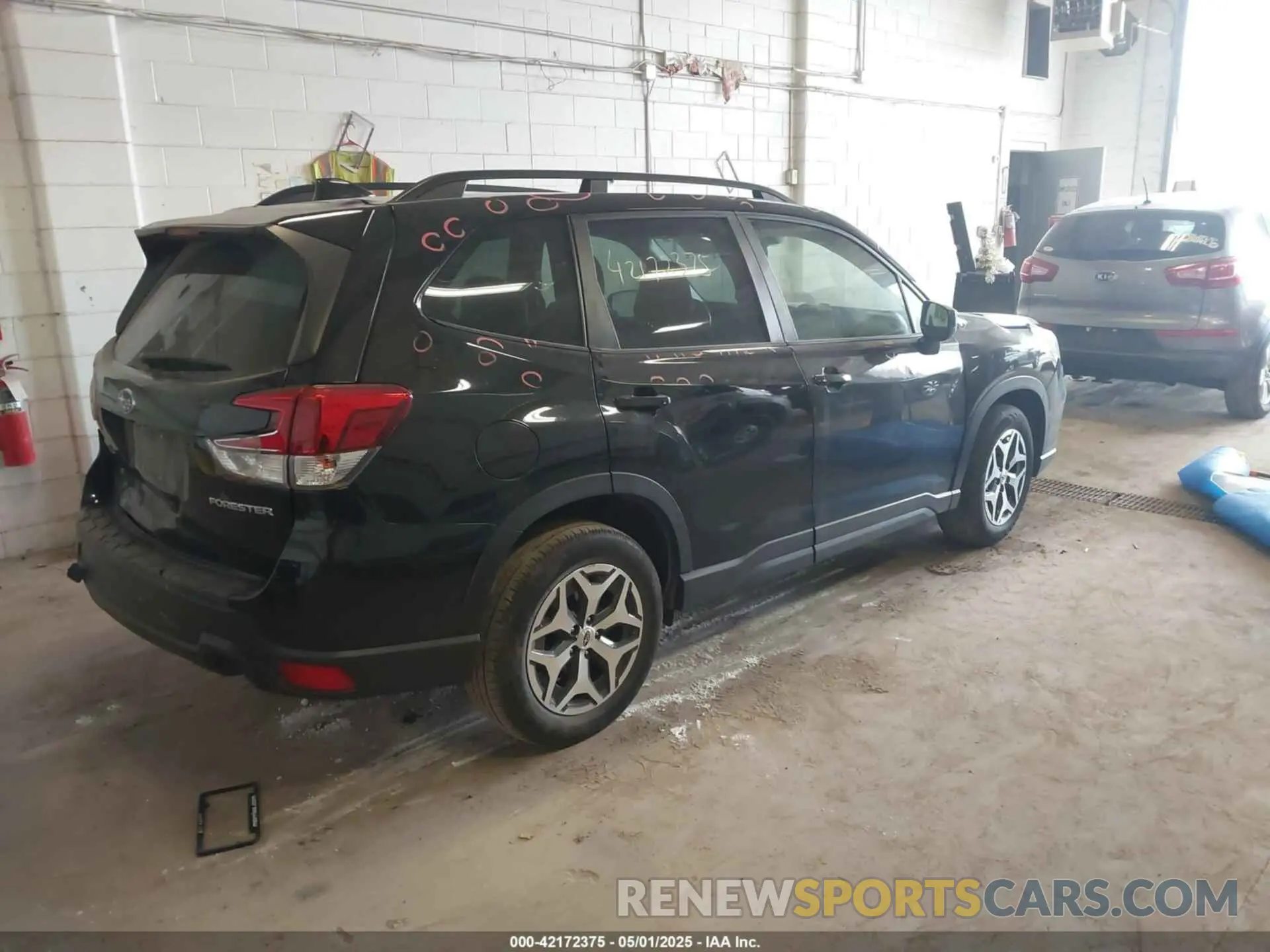 4 Photograph of a damaged car JF2SKAFC0MH586444 SUBARU FORESTER 2021