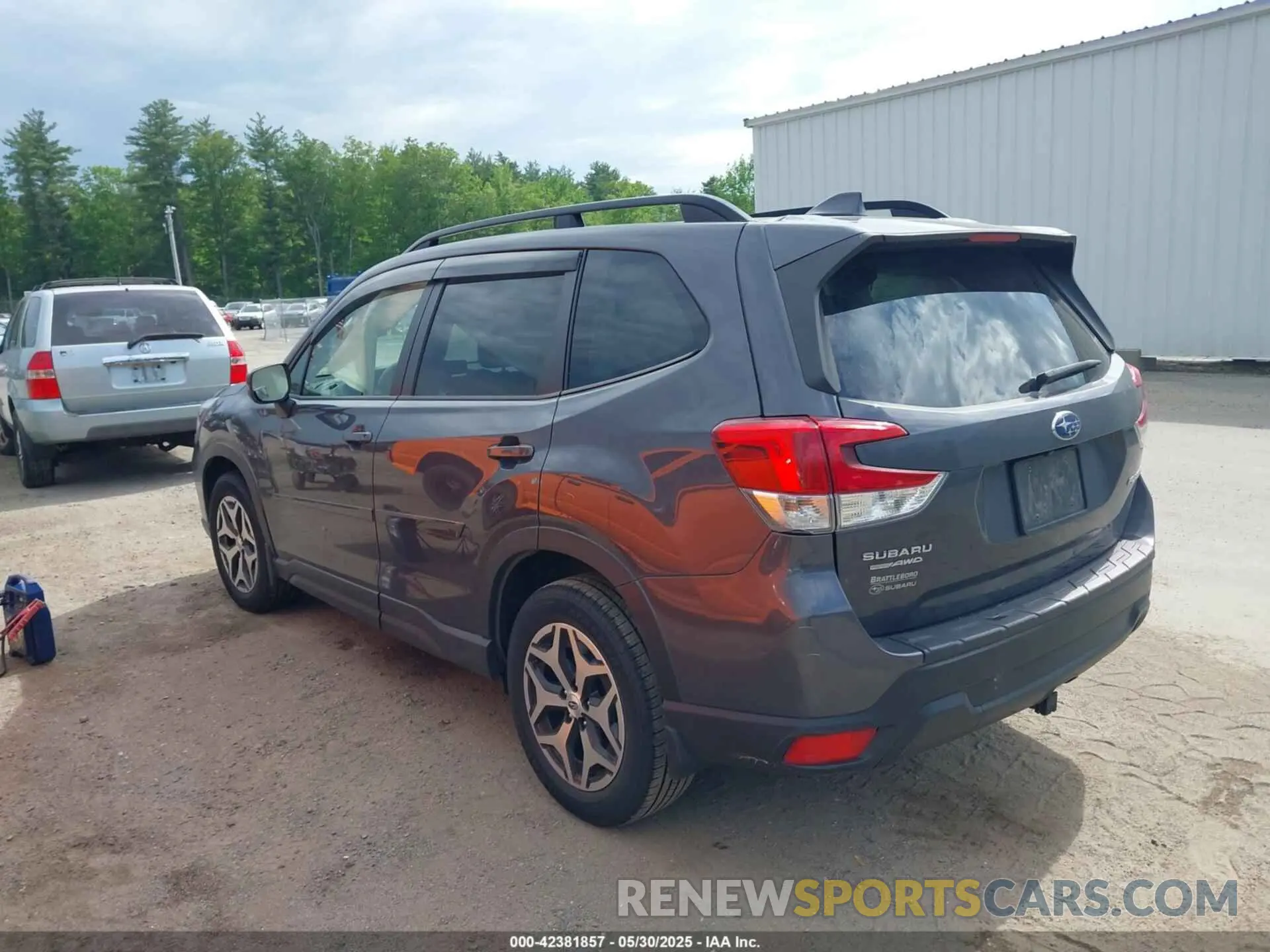 3 Photograph of a damaged car JF2SKAFC0MH593023 SUBARU FORESTER 2021