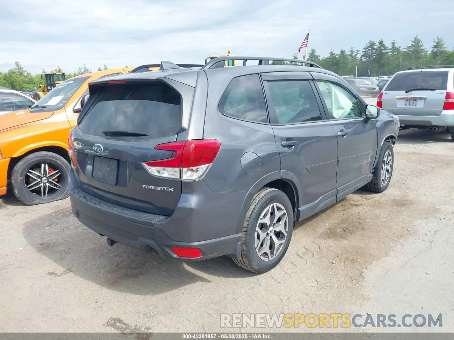 4 Photograph of a damaged car JF2SKAFC0MH593023 SUBARU FORESTER 2021