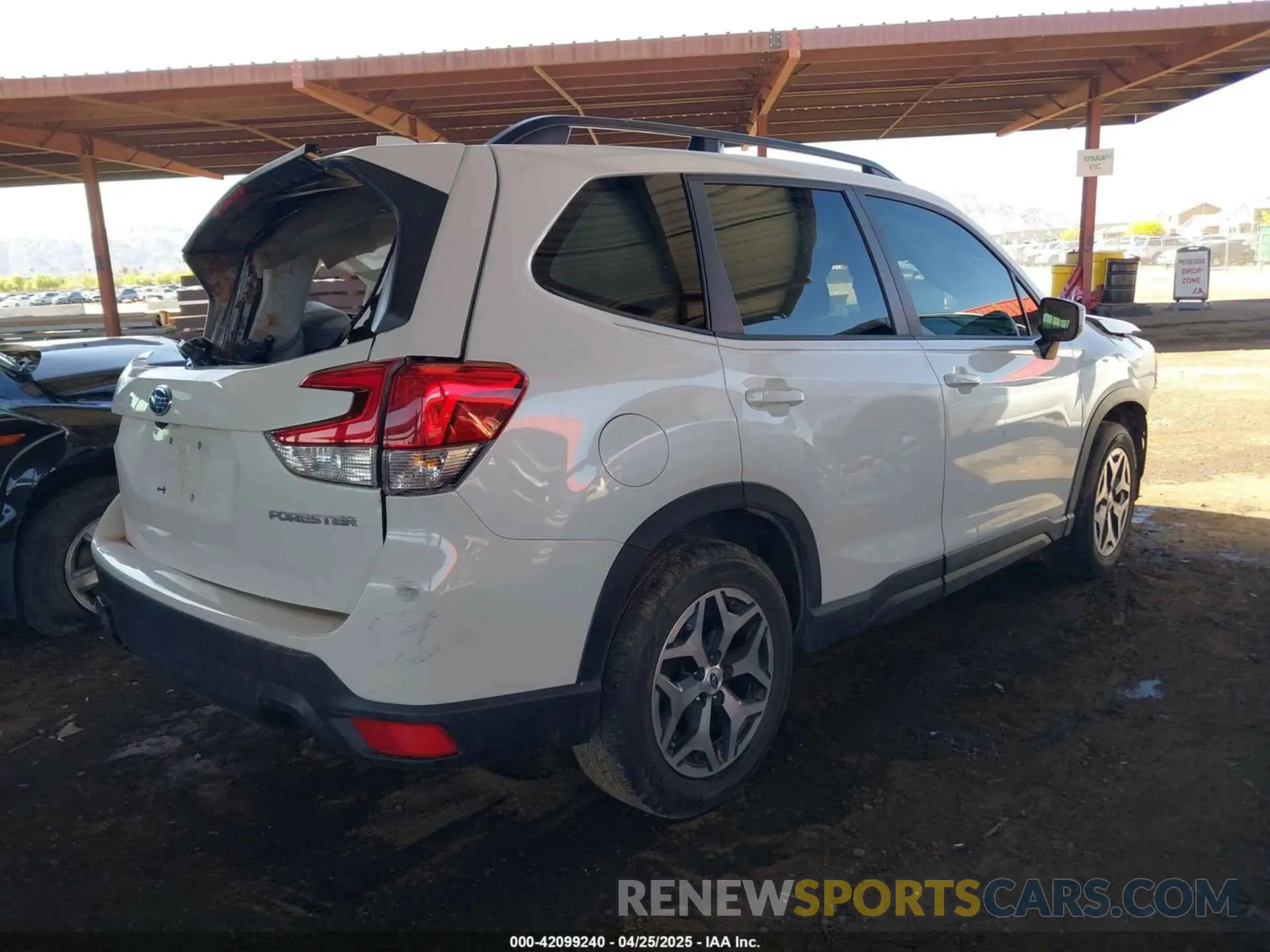 4 Photograph of a damaged car JF2SKAFC2MH416828 SUBARU FORESTER 2021