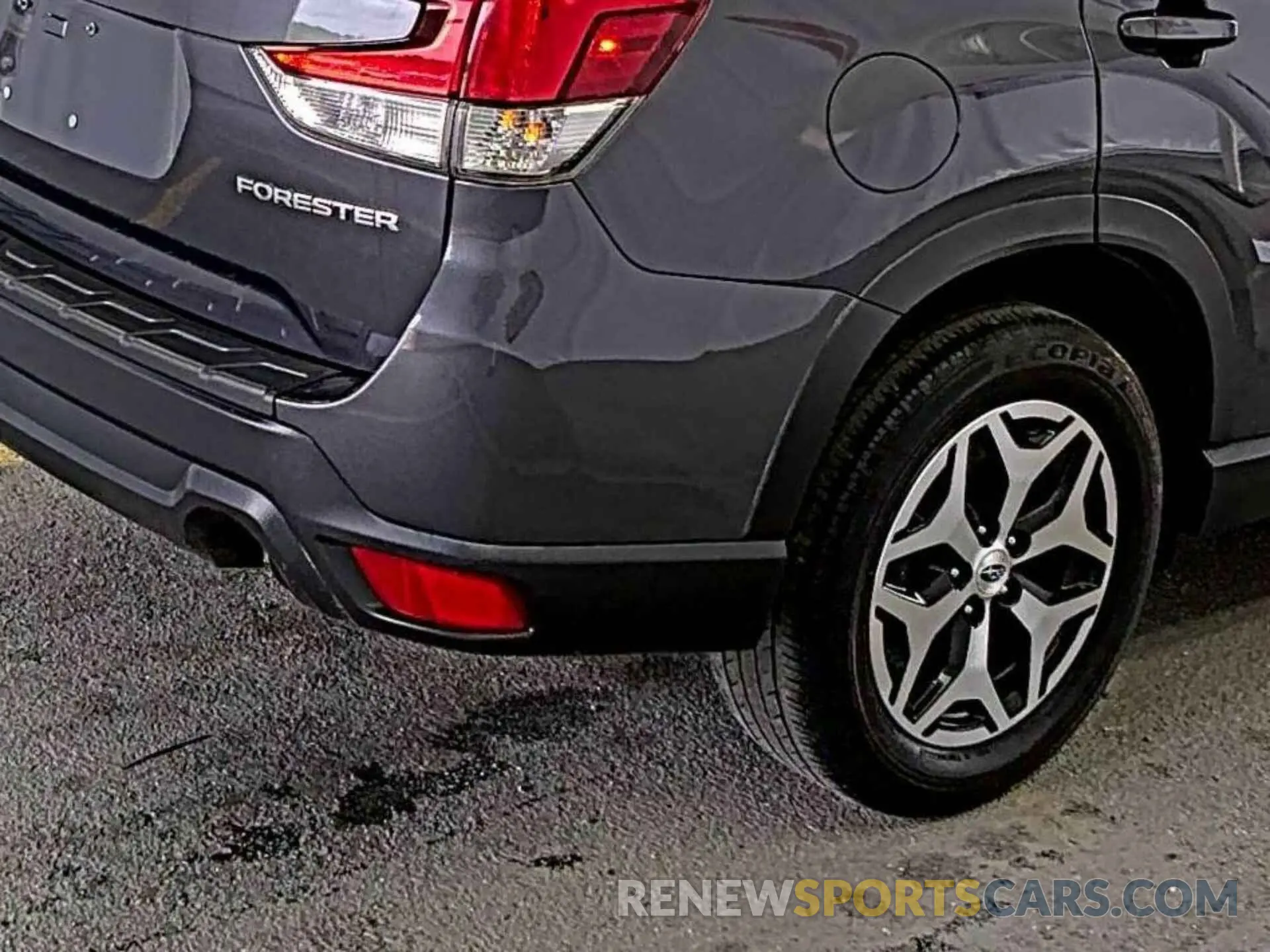 19 Photograph of a damaged car JF2SKAJC4MH588995 SUBARU FORESTER 2021