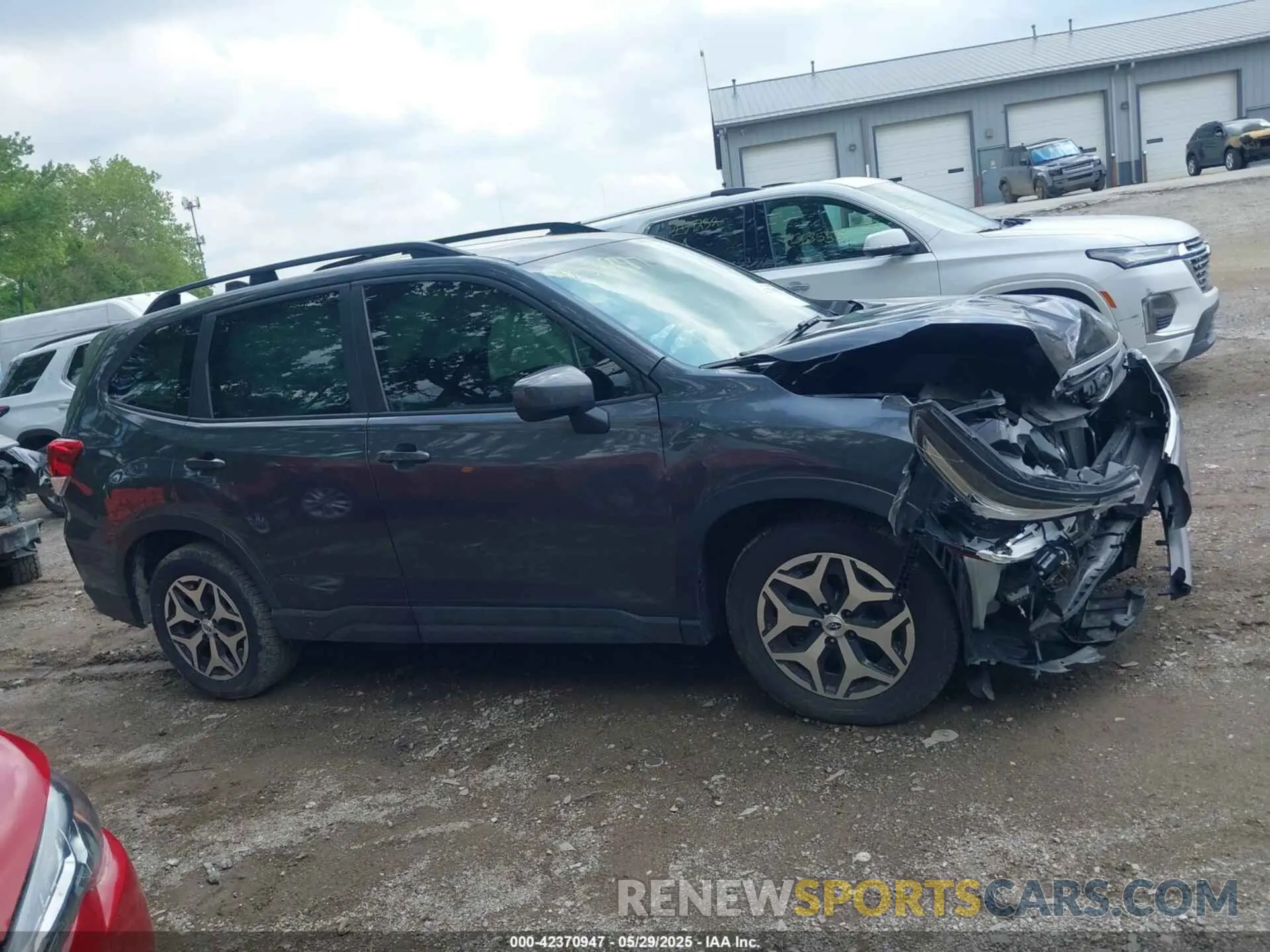 13 Photograph of a damaged car JF2SKAJC6MH469541 SUBARU FORESTER 2021