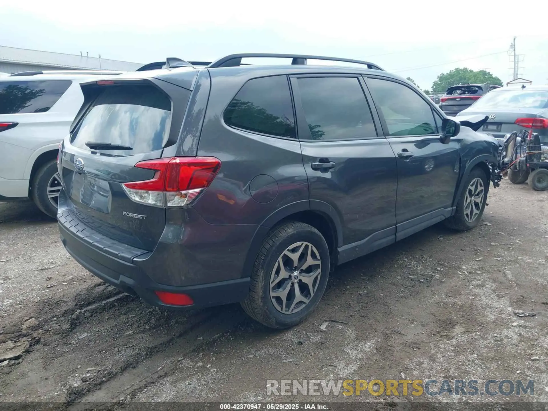 4 Photograph of a damaged car JF2SKAJC6MH469541 SUBARU FORESTER 2021