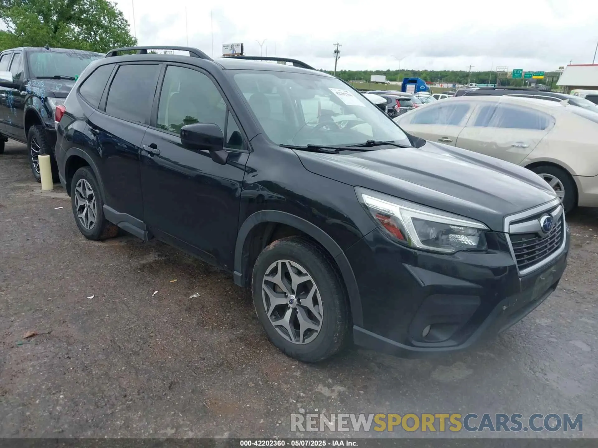 1 Photograph of a damaged car JF2SKAJC7MH565601 SUBARU FORESTER 2021