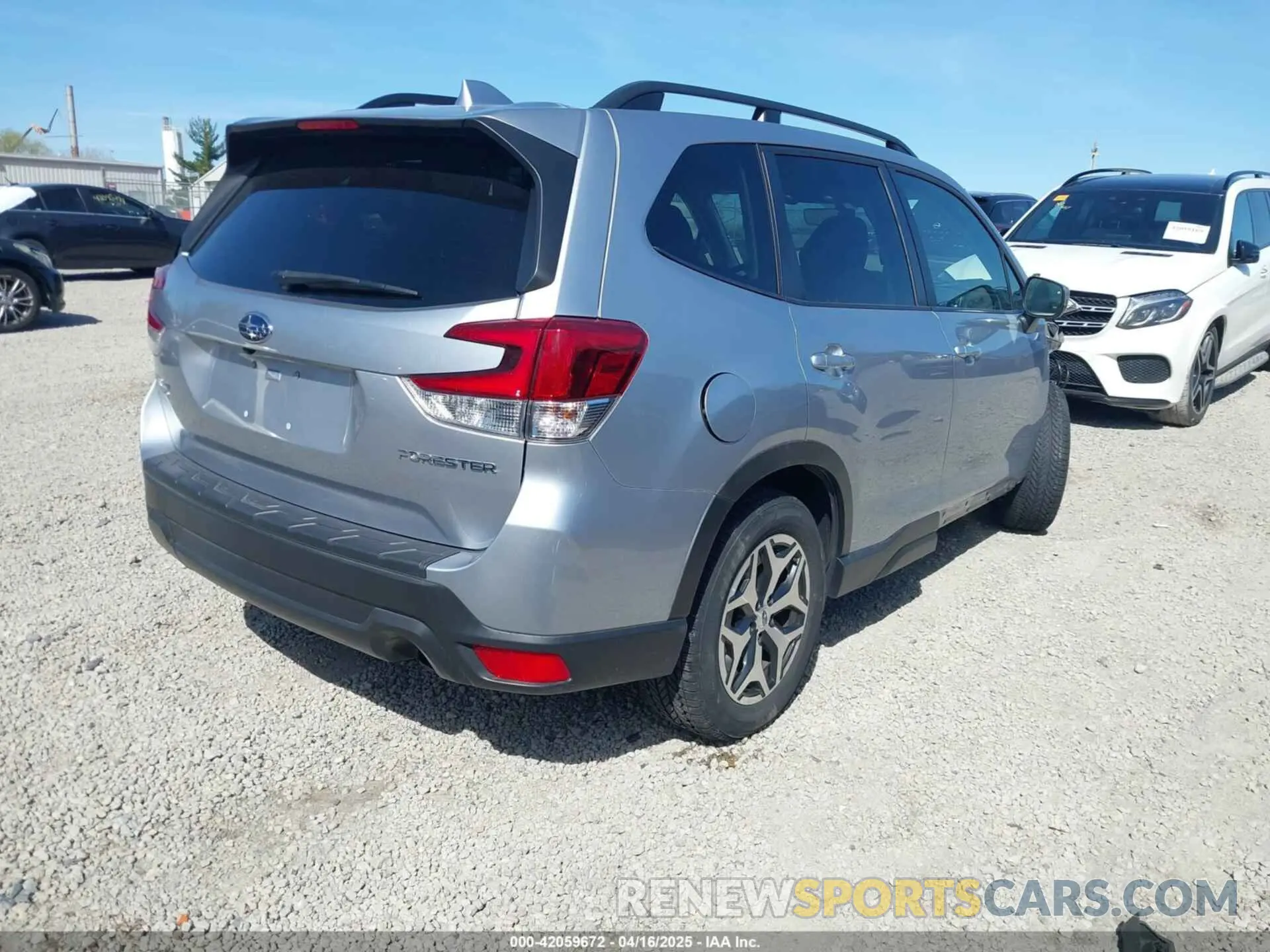 4 Photograph of a damaged car JF2SKAJC8MH522840 SUBARU FORESTER 2021