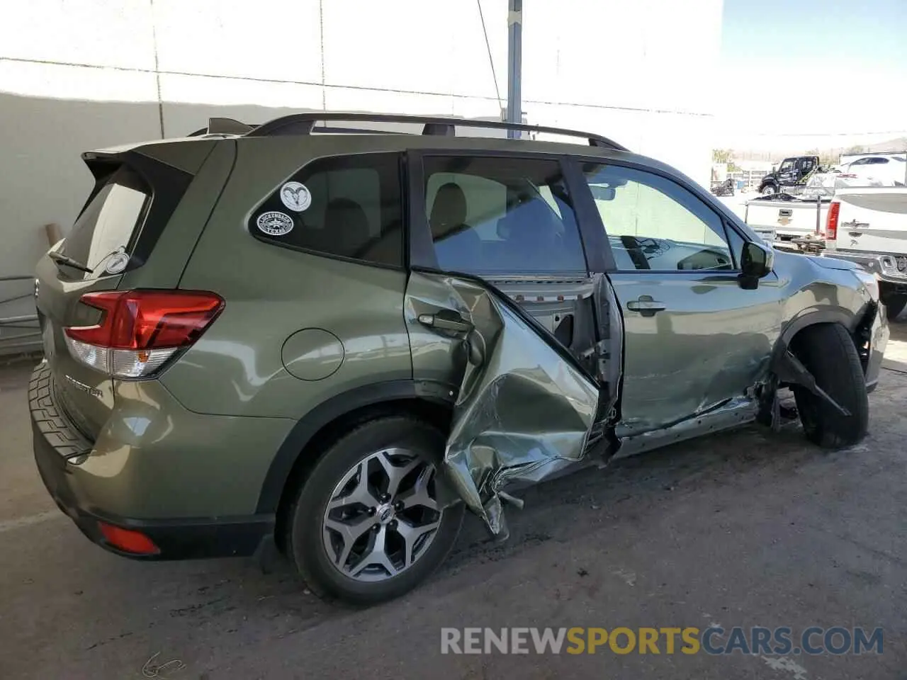 3 Photograph of a damaged car JF2SKAJCXMH429592 SUBARU FORESTER 2021