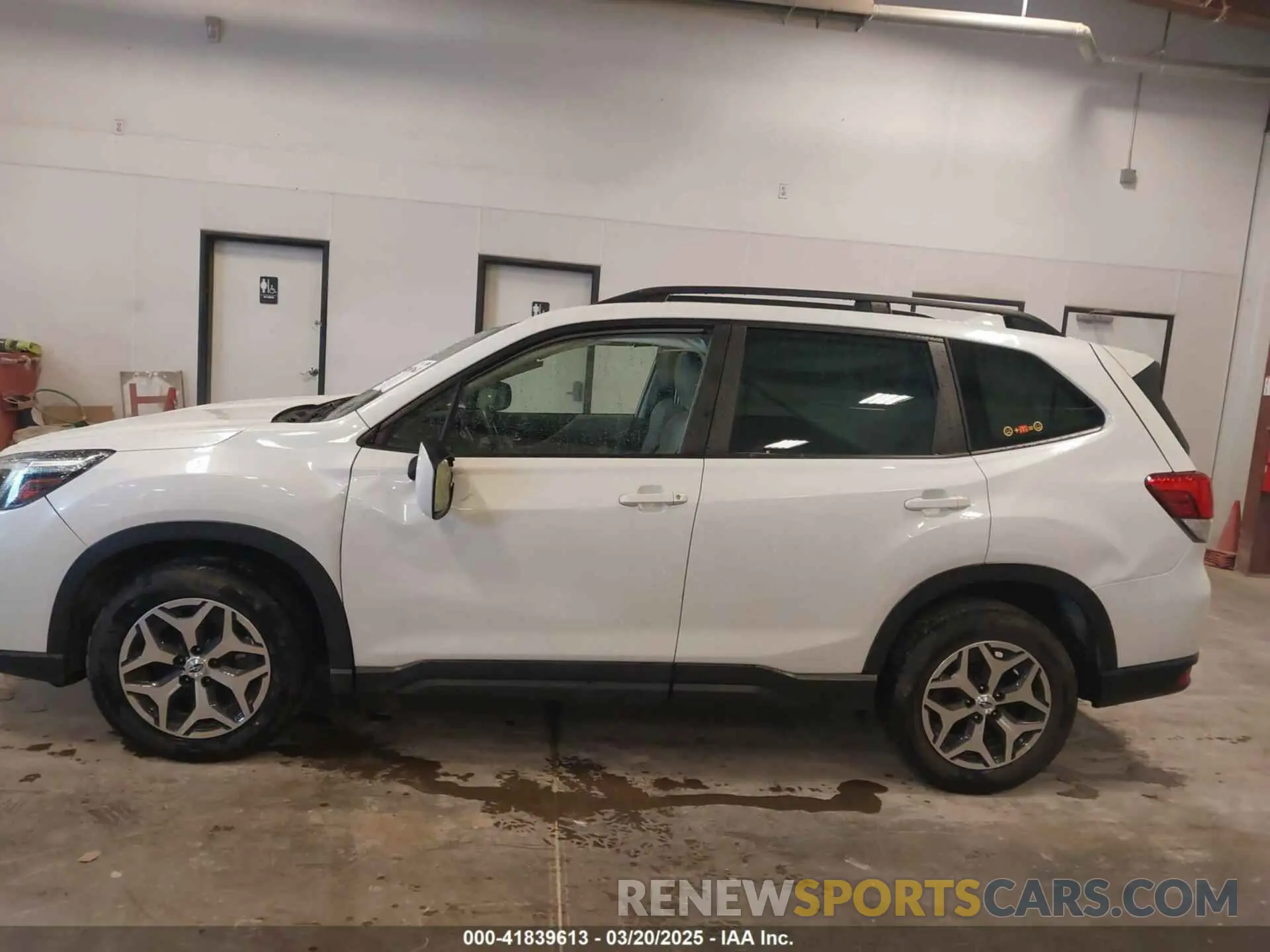 14 Photograph of a damaged car JF2SKAJCXMH496788 SUBARU FORESTER 2021