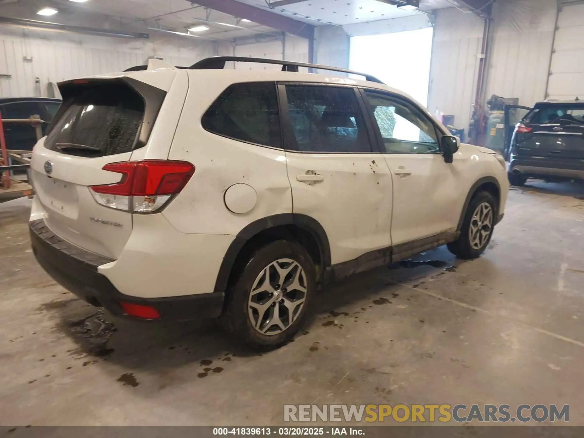 4 Photograph of a damaged car JF2SKAJCXMH496788 SUBARU FORESTER 2021