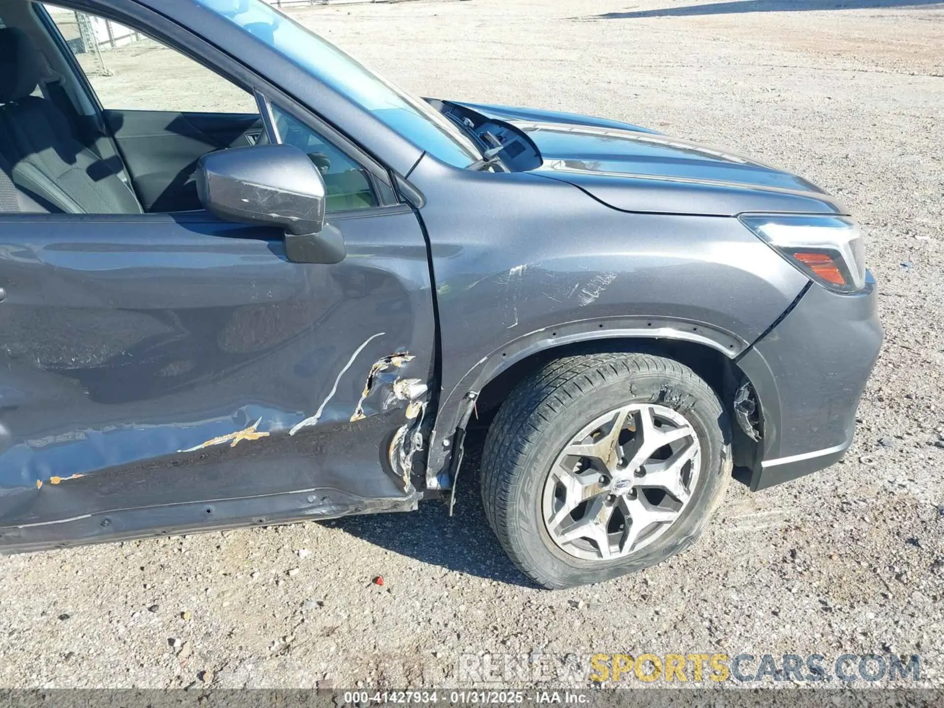 18 Photograph of a damaged car JF2SKAJCXMH556438 SUBARU FORESTER 2021