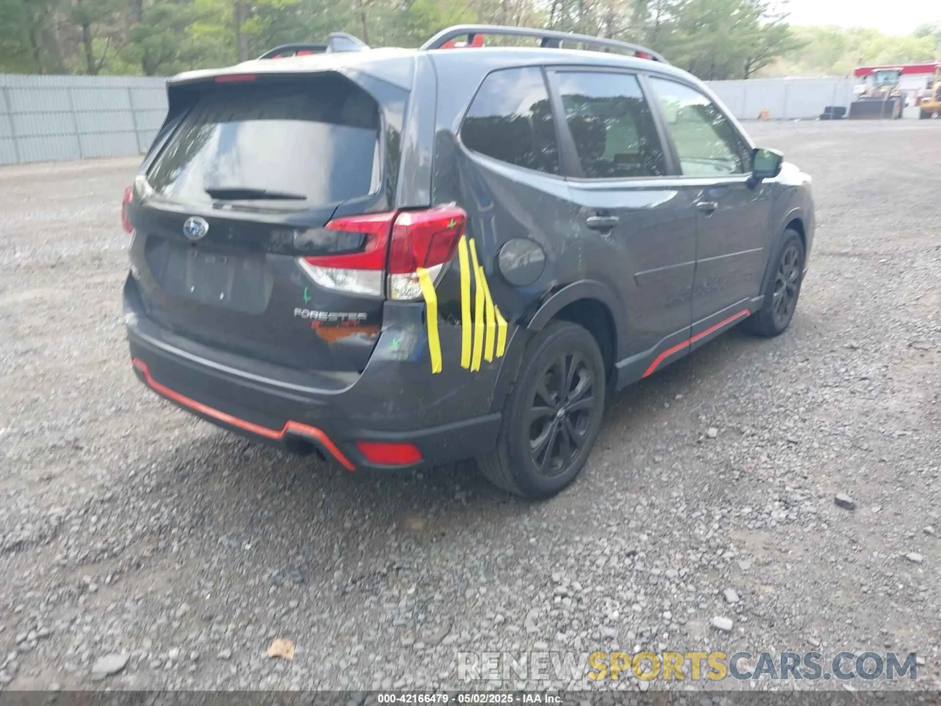 4 Photograph of a damaged car JF2SKALC7MH473370 SUBARU FORESTER 2021