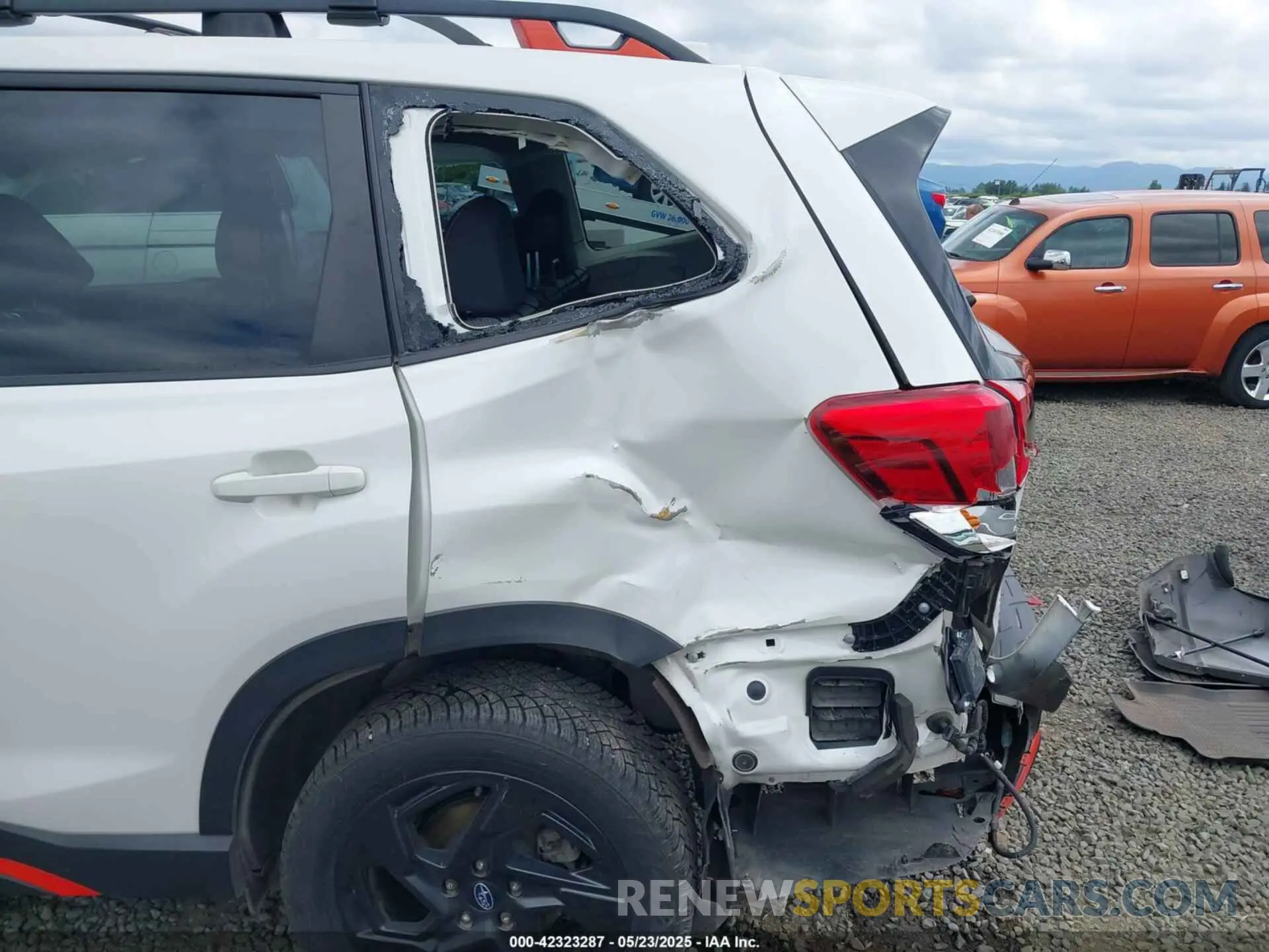 17 Photograph of a damaged car JF2SKARC0MH506247 SUBARU FORESTER 2021