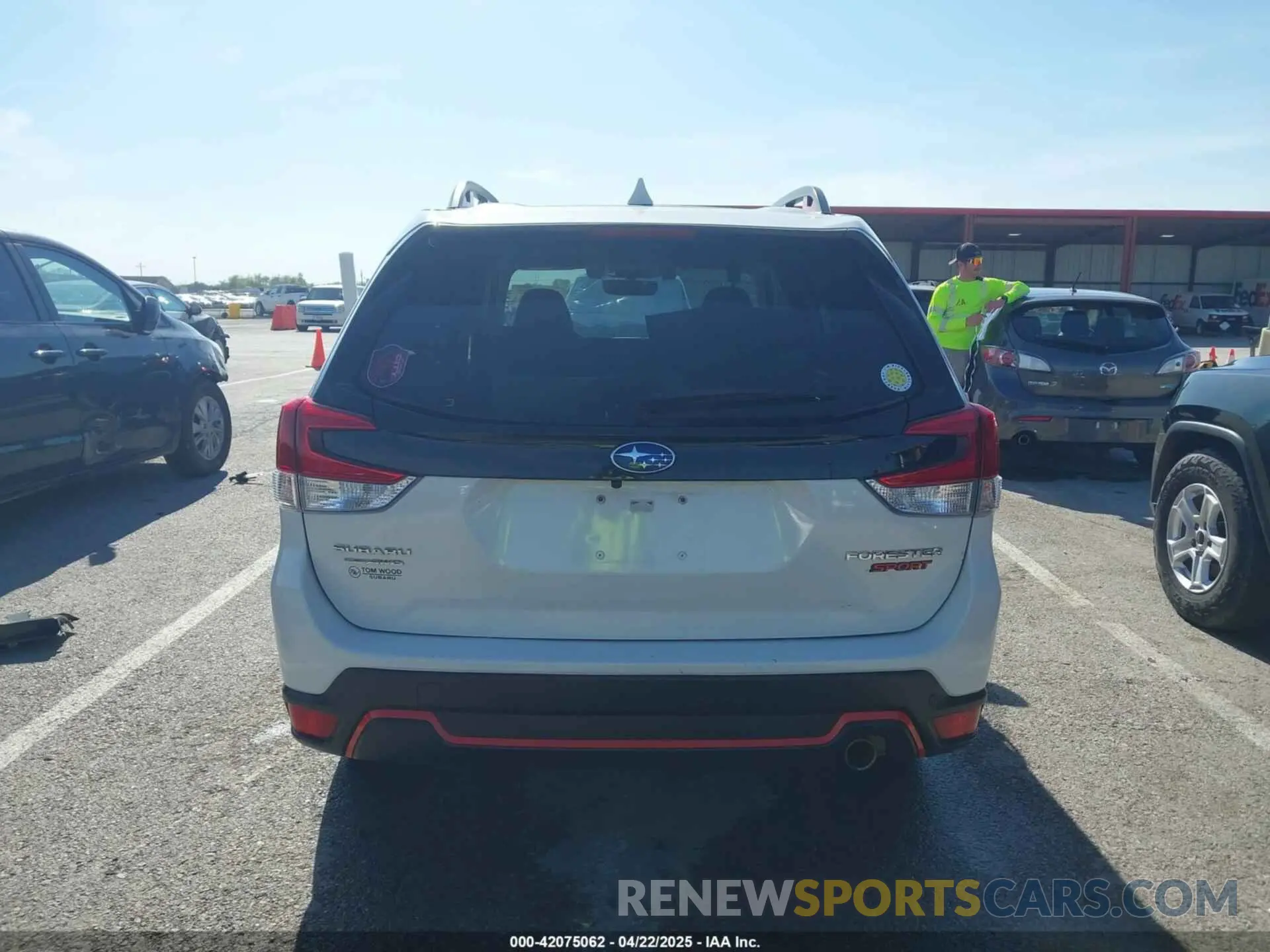 17 Photograph of a damaged car JF2SKARC3MH466651 SUBARU FORESTER 2021
