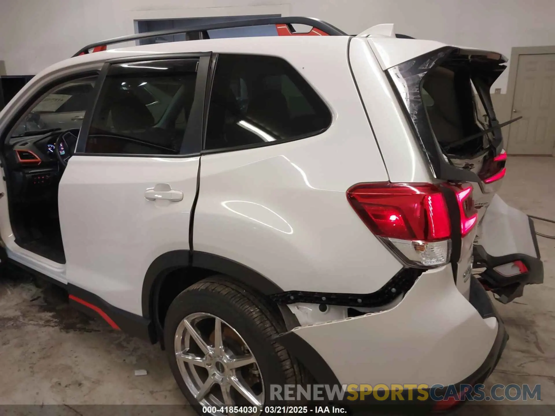 19 Photograph of a damaged car JF2SKARC5MH486657 SUBARU FORESTER 2021