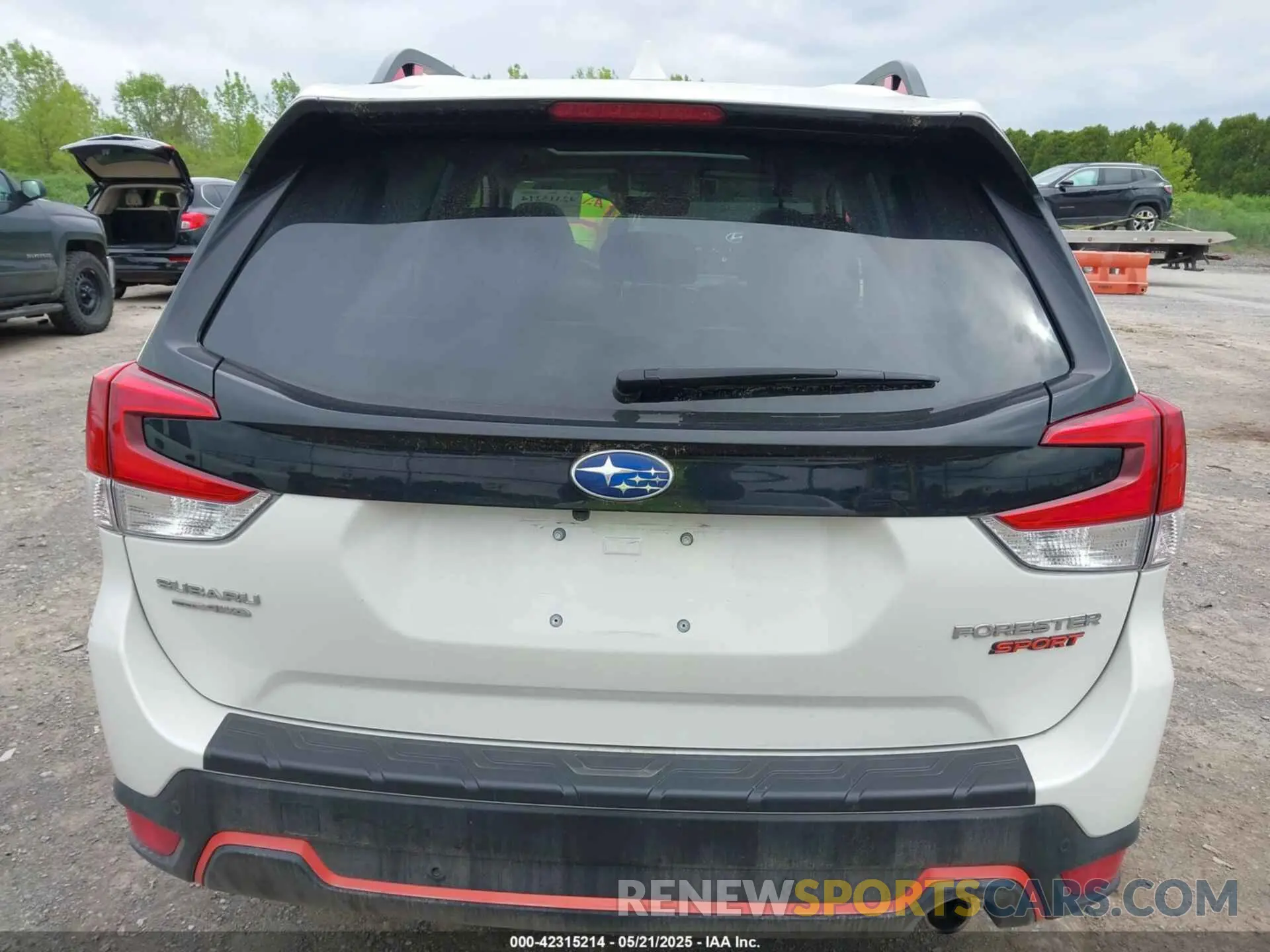 16 Photograph of a damaged car JF2SKARC6MH452064 SUBARU FORESTER 2021