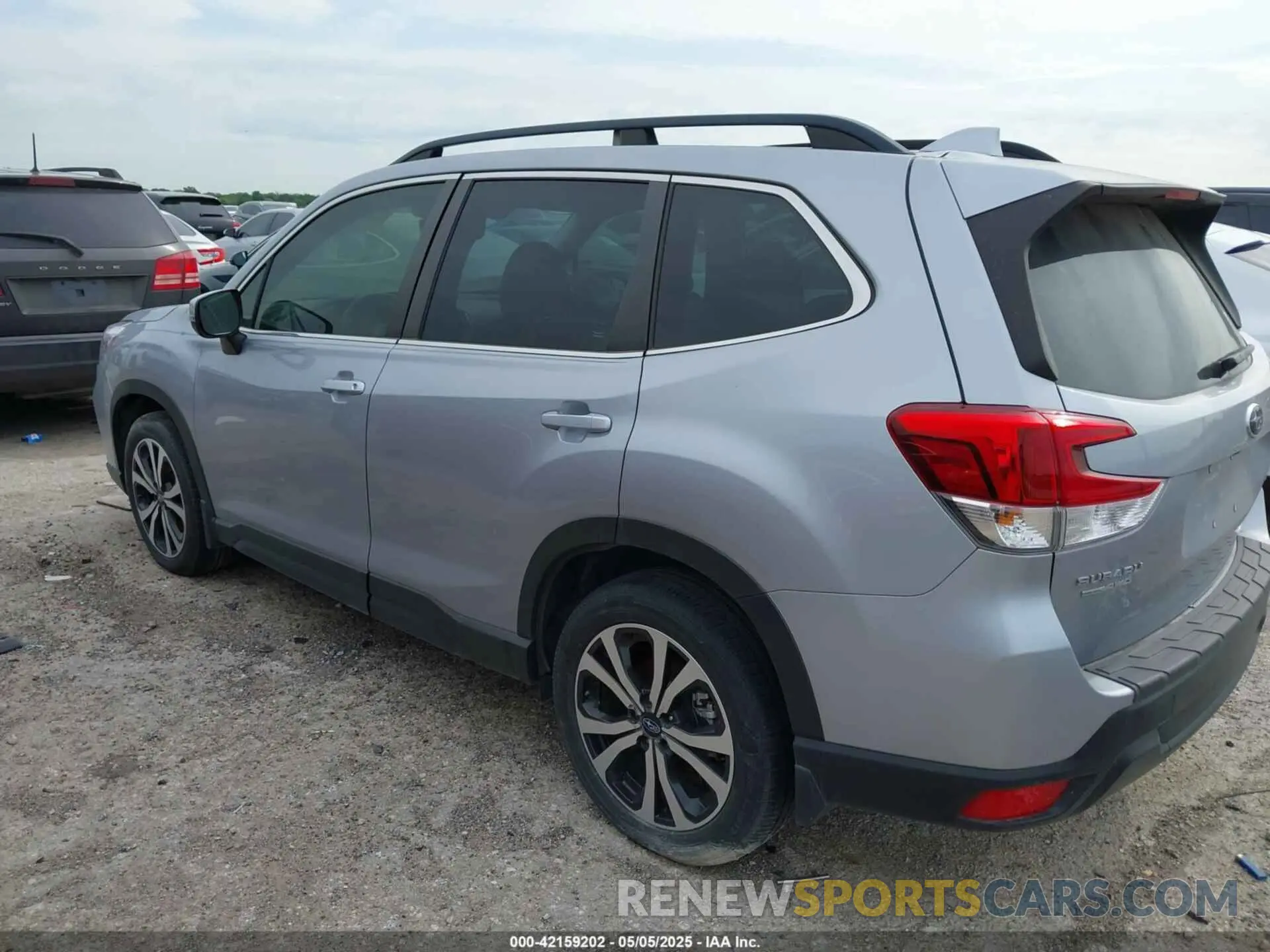 3 Photograph of a damaged car JF2SKASC0MH512740 SUBARU FORESTER 2021