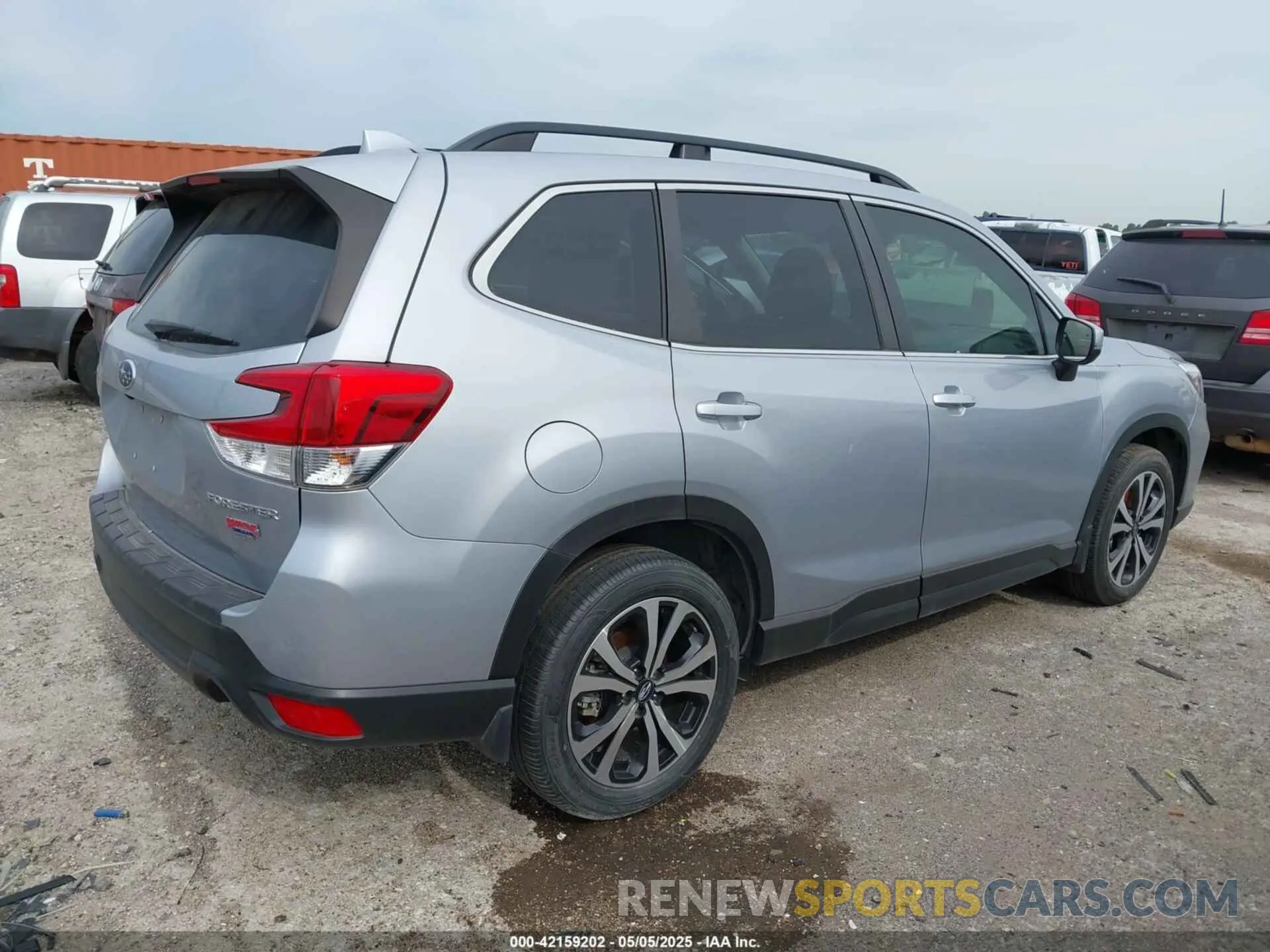 4 Photograph of a damaged car JF2SKASC0MH512740 SUBARU FORESTER 2021