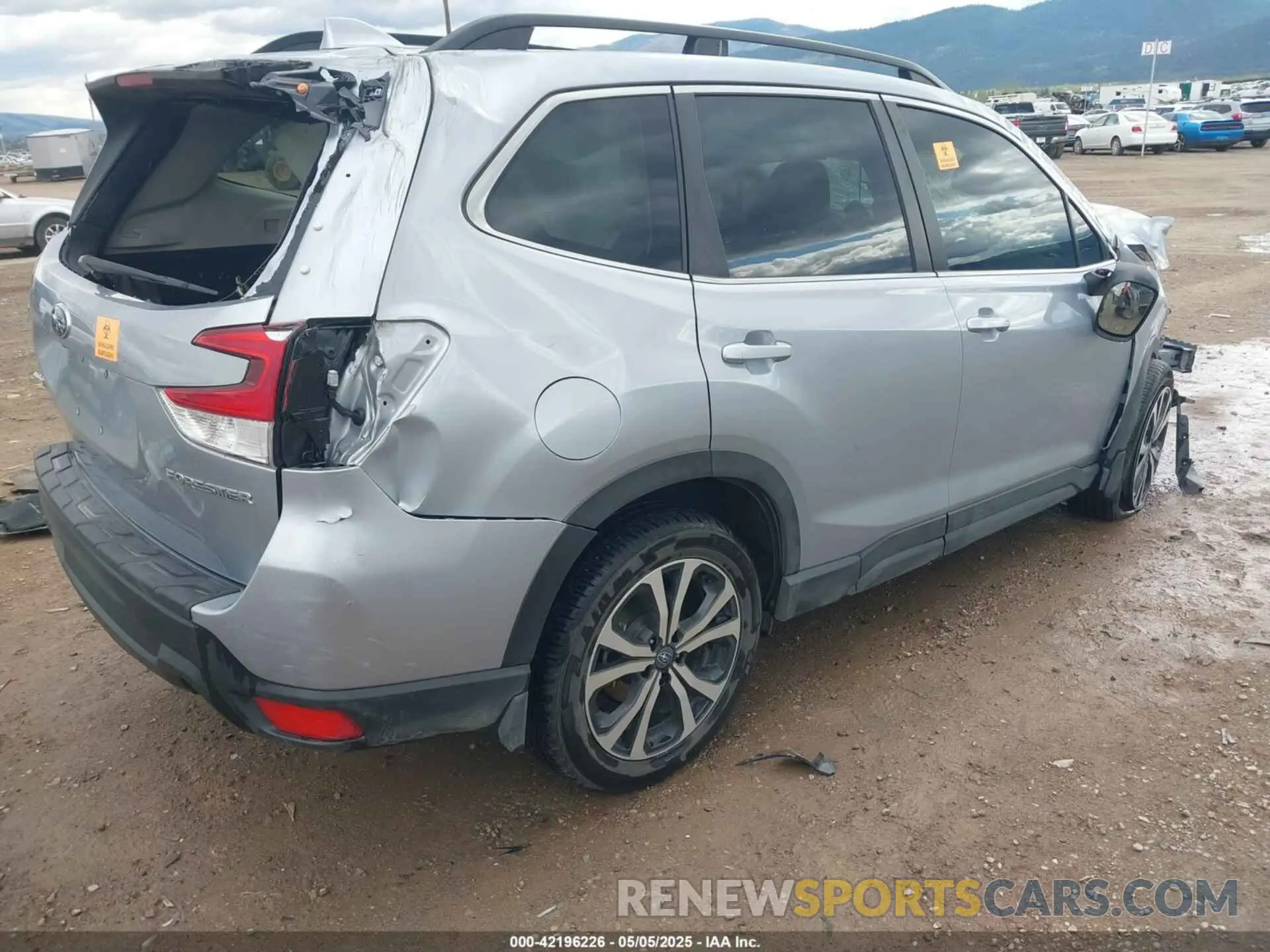 4 Photograph of a damaged car JF2SKASC5MH431586 SUBARU FORESTER 2021