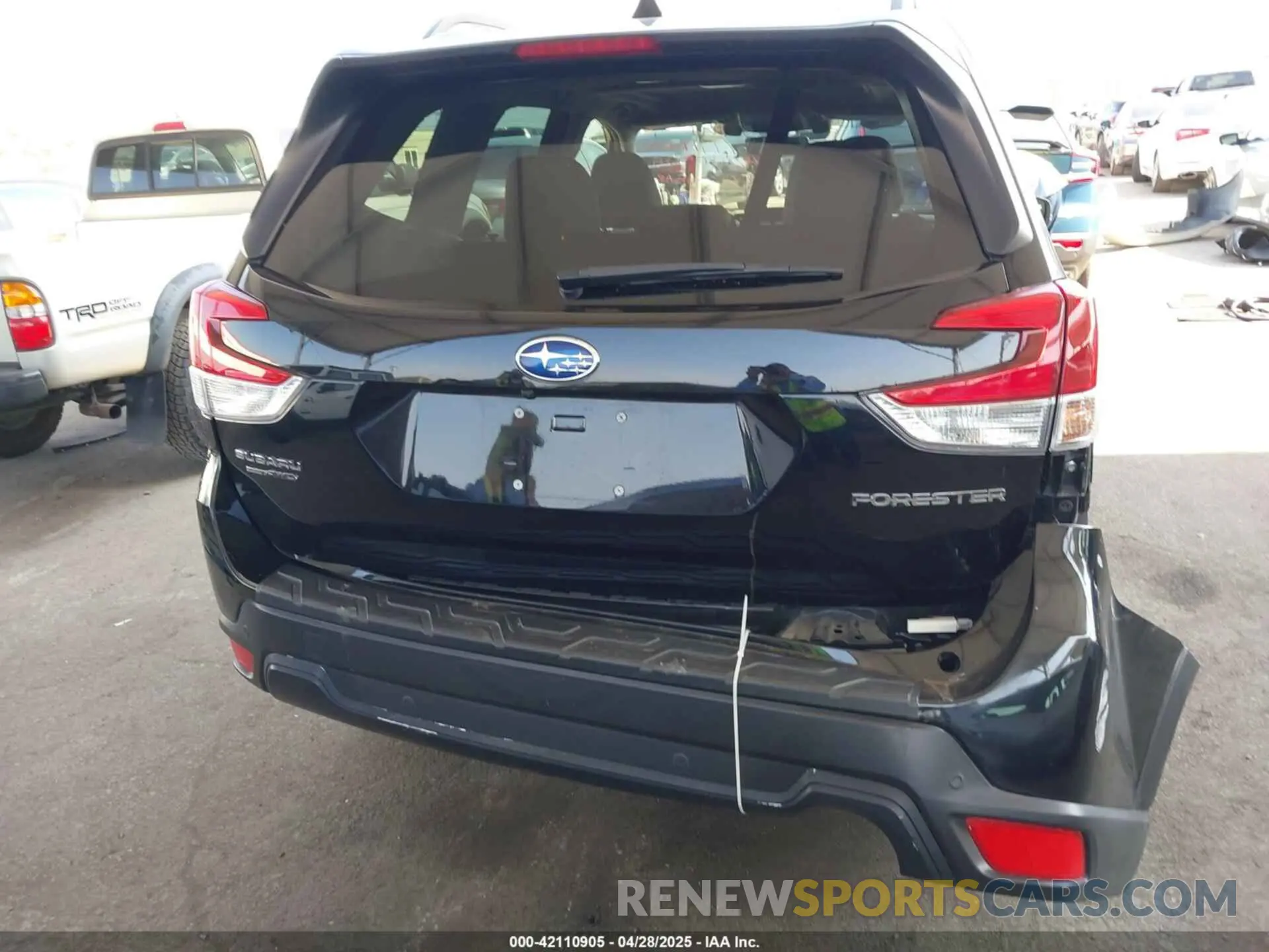 17 Photograph of a damaged car JF2SKAUC3MH420275 SUBARU FORESTER 2021