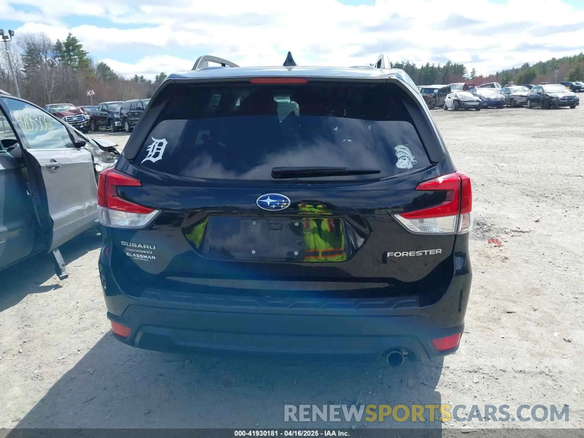 17 Photograph of a damaged car JF2SKAUC5MH526890 SUBARU FORESTER 2021