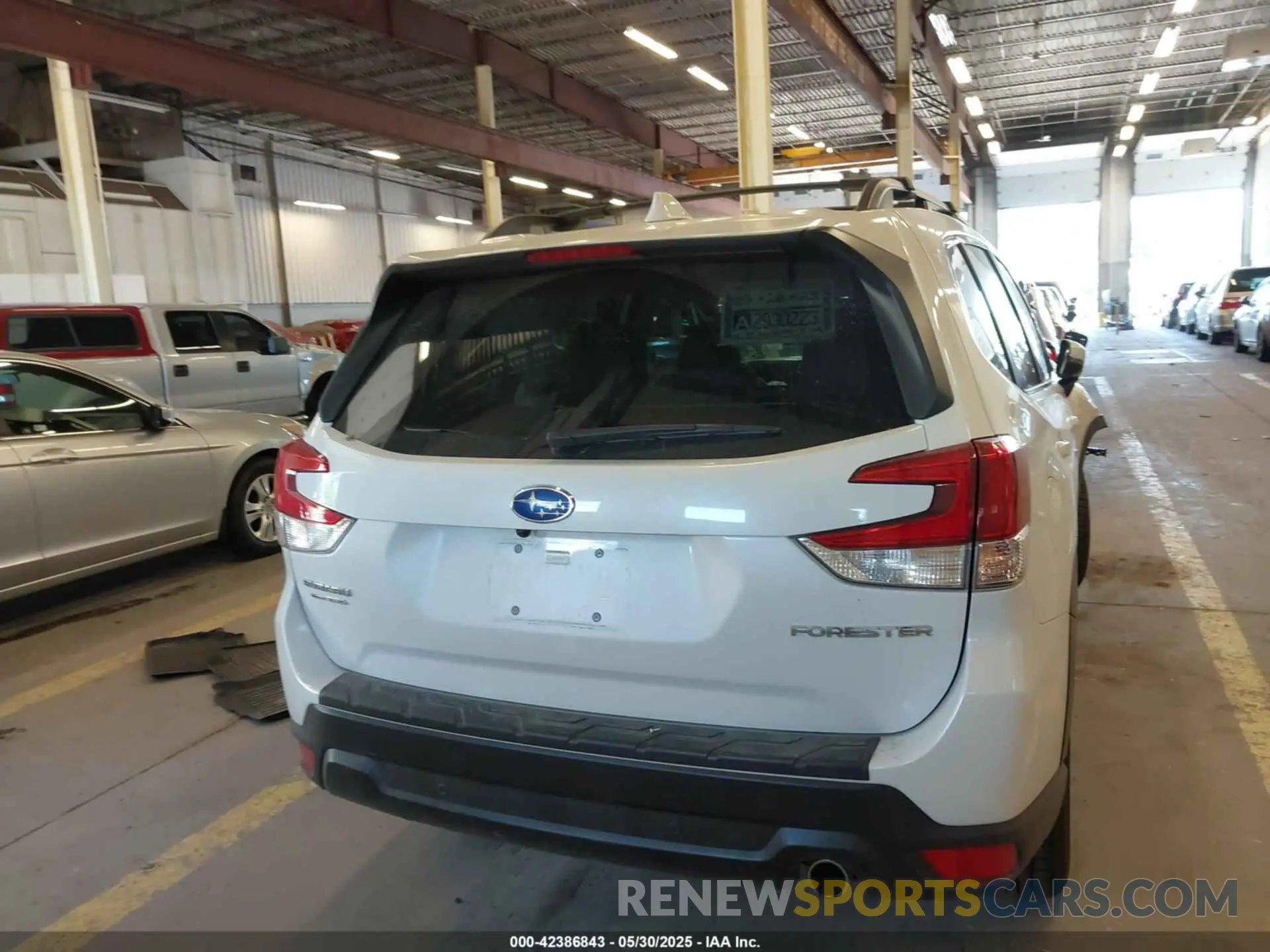 17 Photograph of a damaged car JF2SKAUC8MH515348 SUBARU FORESTER 2021