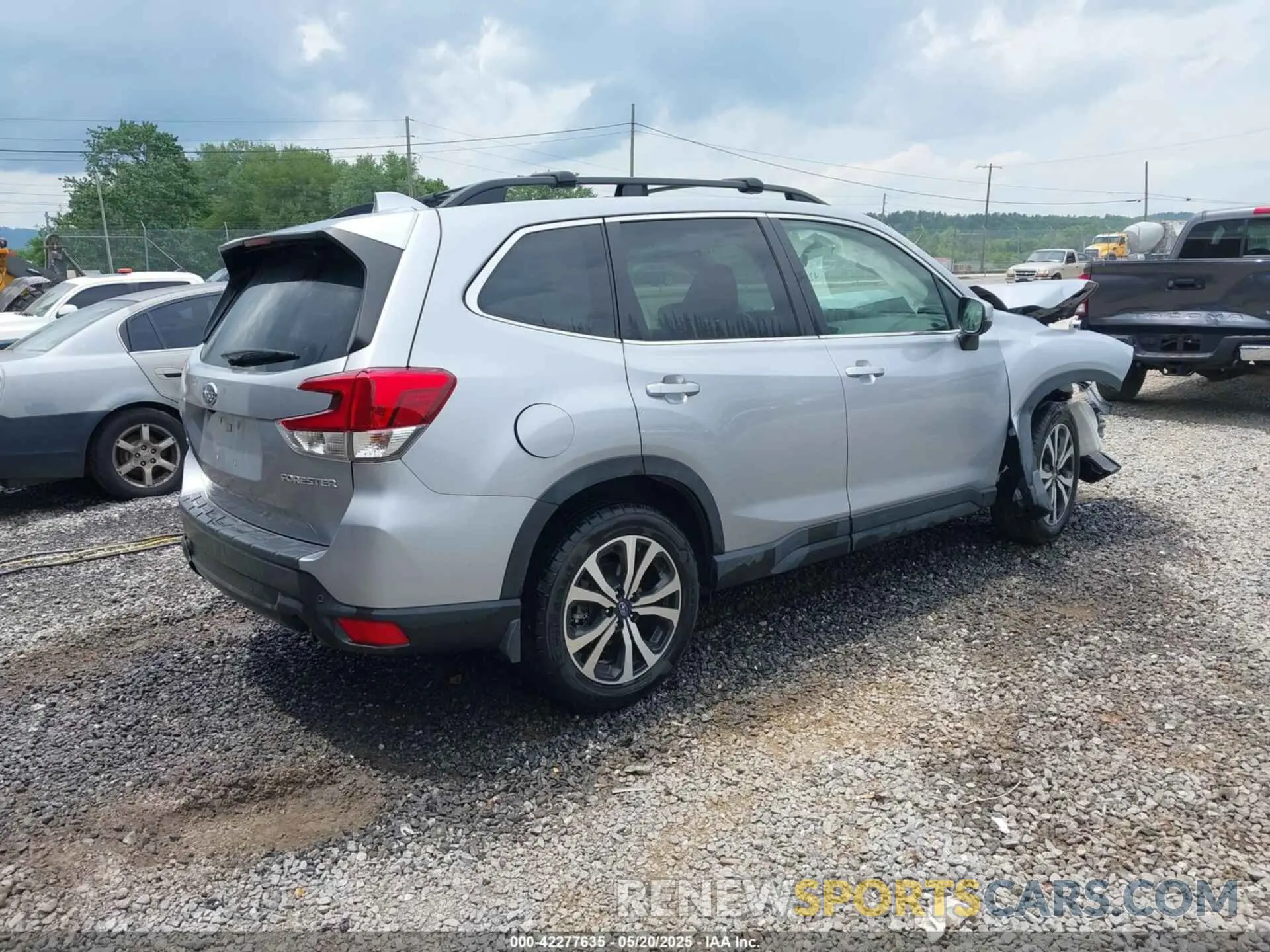 4 Photograph of a damaged car JF2SKAUC9MH532420 SUBARU FORESTER 2021