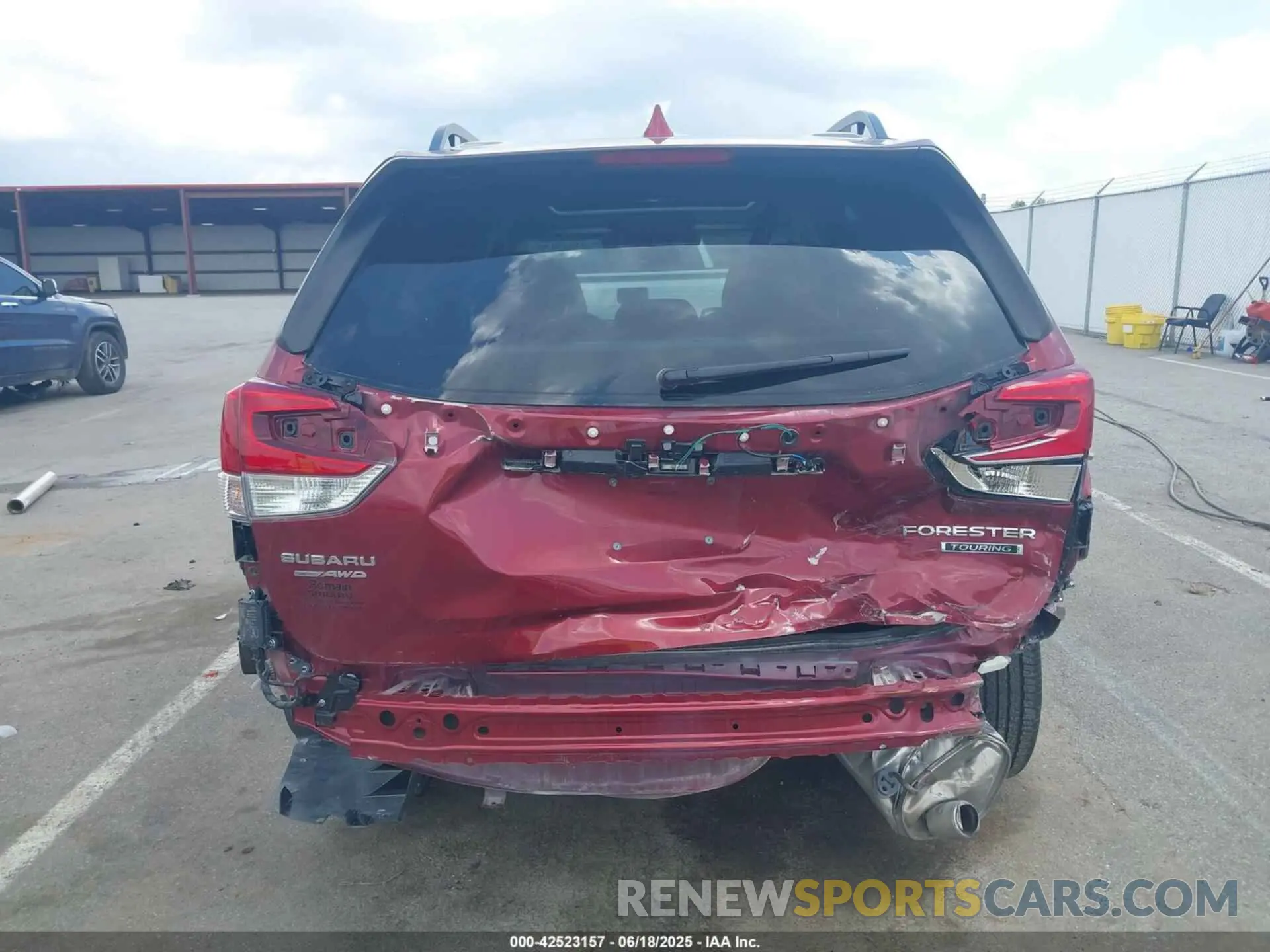 17 Photograph of a damaged car JF2SKAXC7MH526823 SUBARU FORESTER 2021