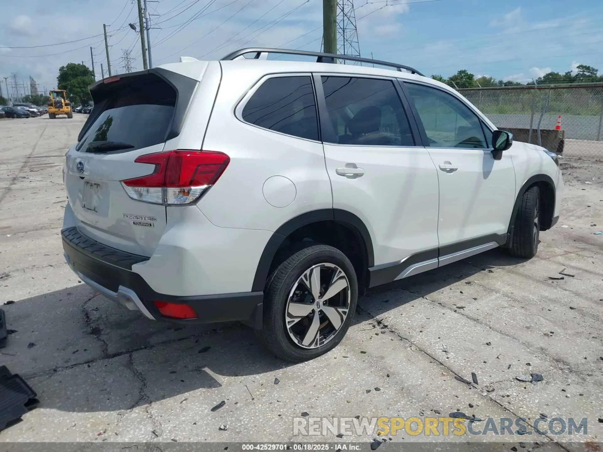4 Photograph of a damaged car JF2SKAXC8MH574427 SUBARU FORESTER 2021