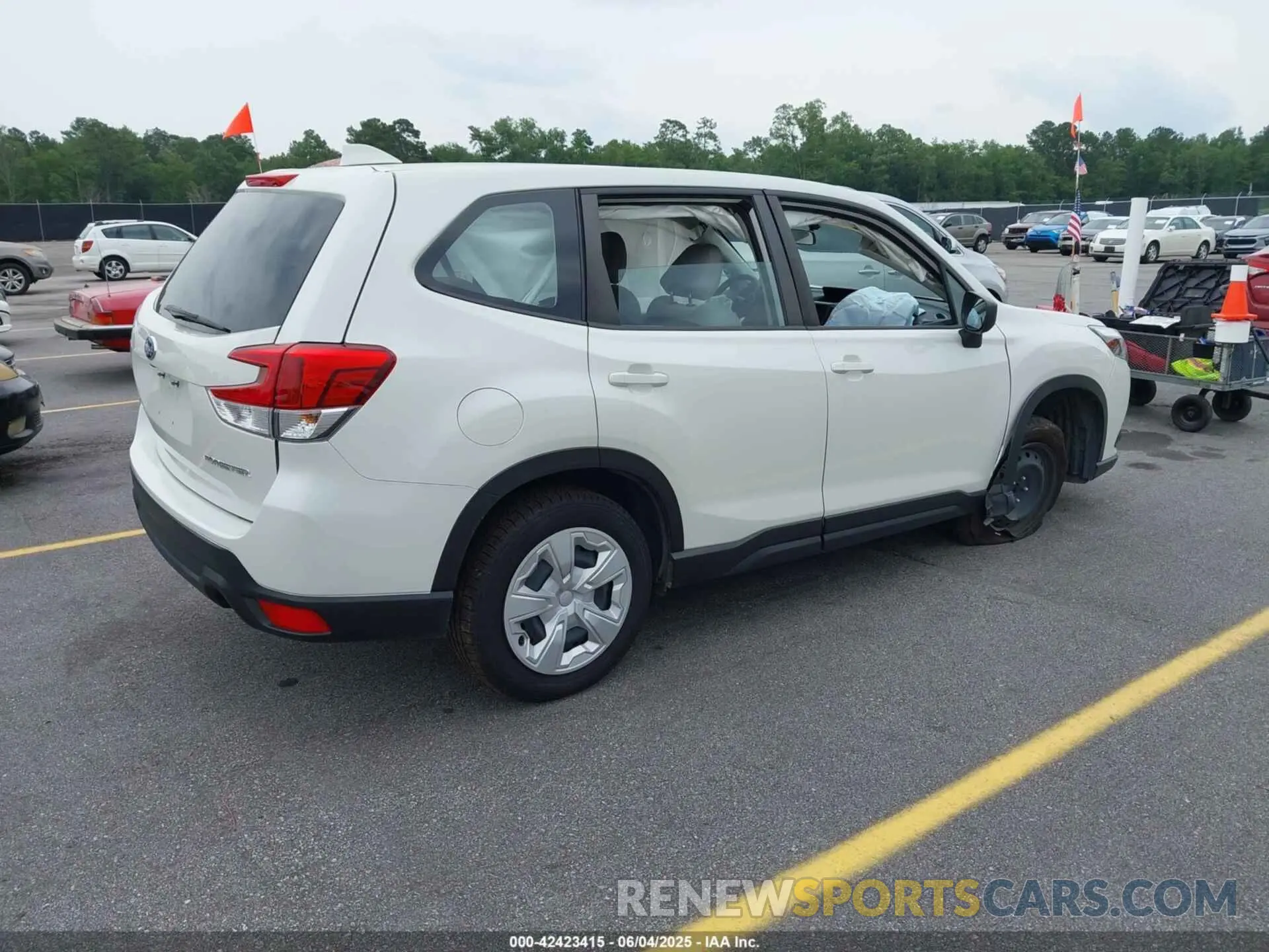 4 Photograph of a damaged car JF2SKAAC7NH513936 SUBARU FORESTER 2022