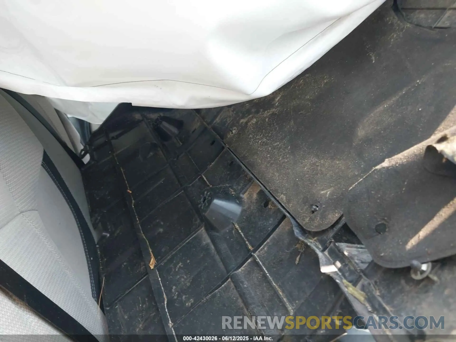 8 Photograph of a damaged car JF2SKACC2NH447504 SUBARU FORESTER 2022
