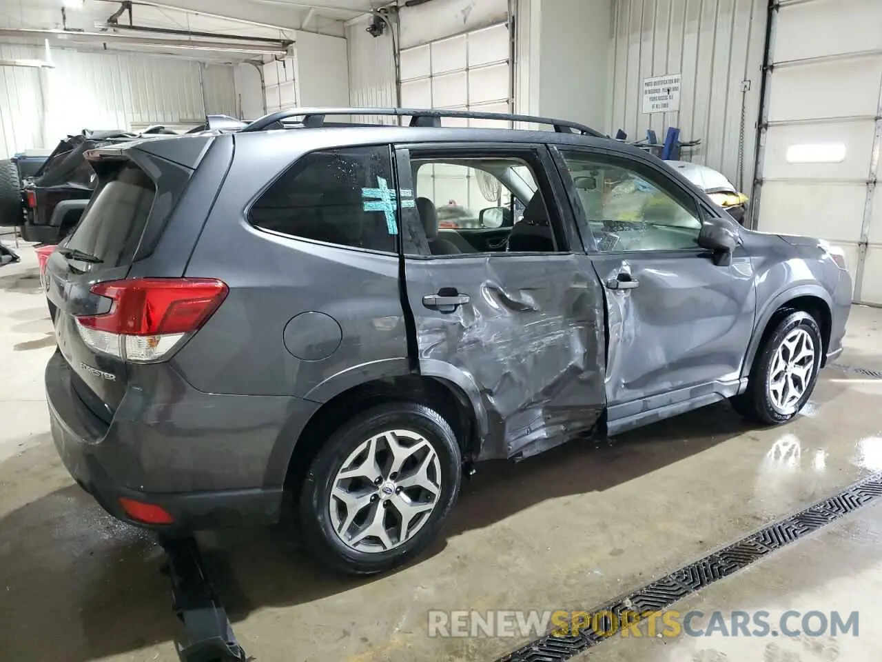 3 Photograph of a damaged car JF2SKADC6NH436021 SUBARU FORESTER 2022