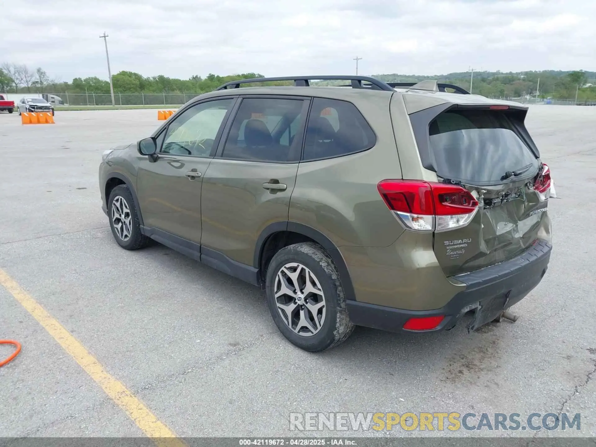 3 Photograph of a damaged car JF2SKAEC2NH403340 SUBARU FORESTER 2022