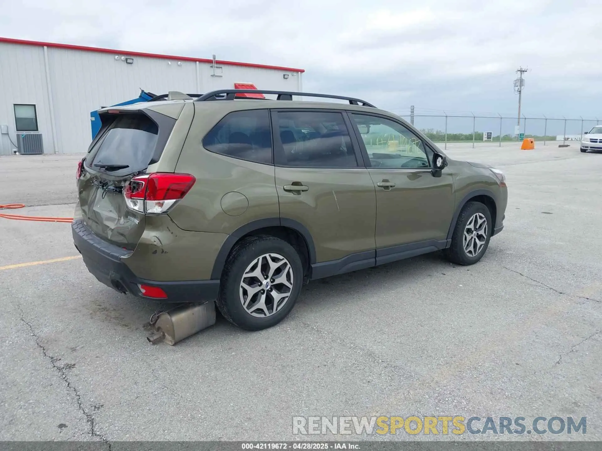 4 Photograph of a damaged car JF2SKAEC2NH403340 SUBARU FORESTER 2022