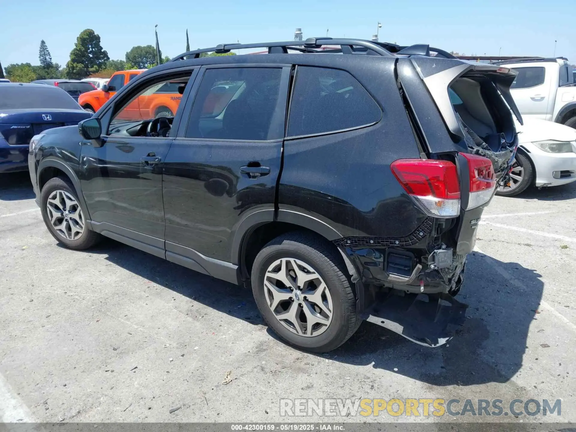 3 Photograph of a damaged car JF2SKAEC8NH422572 SUBARU FORESTER 2022