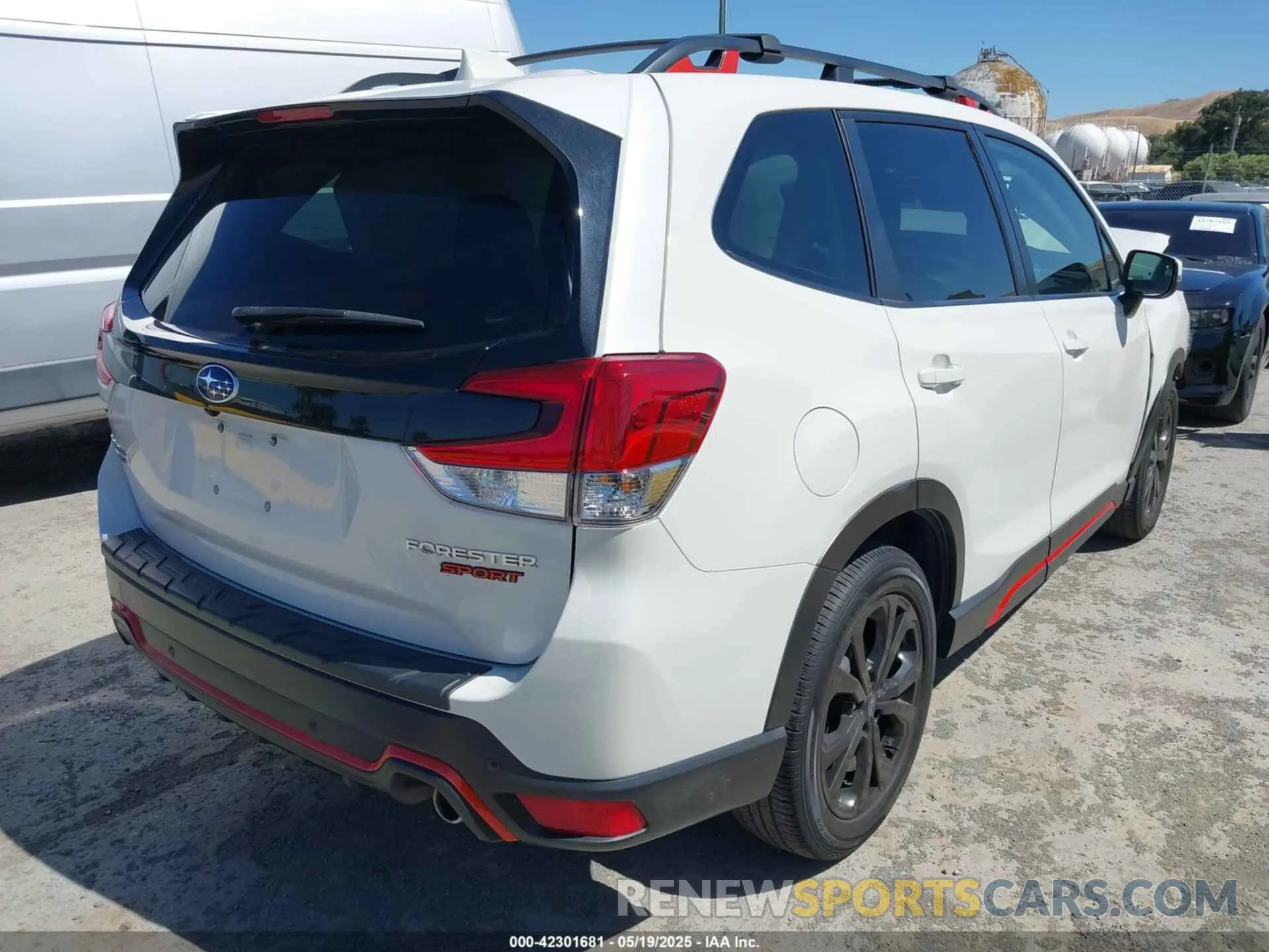 4 Photograph of a damaged car JF2SKAJC3NH416927 SUBARU FORESTER 2022