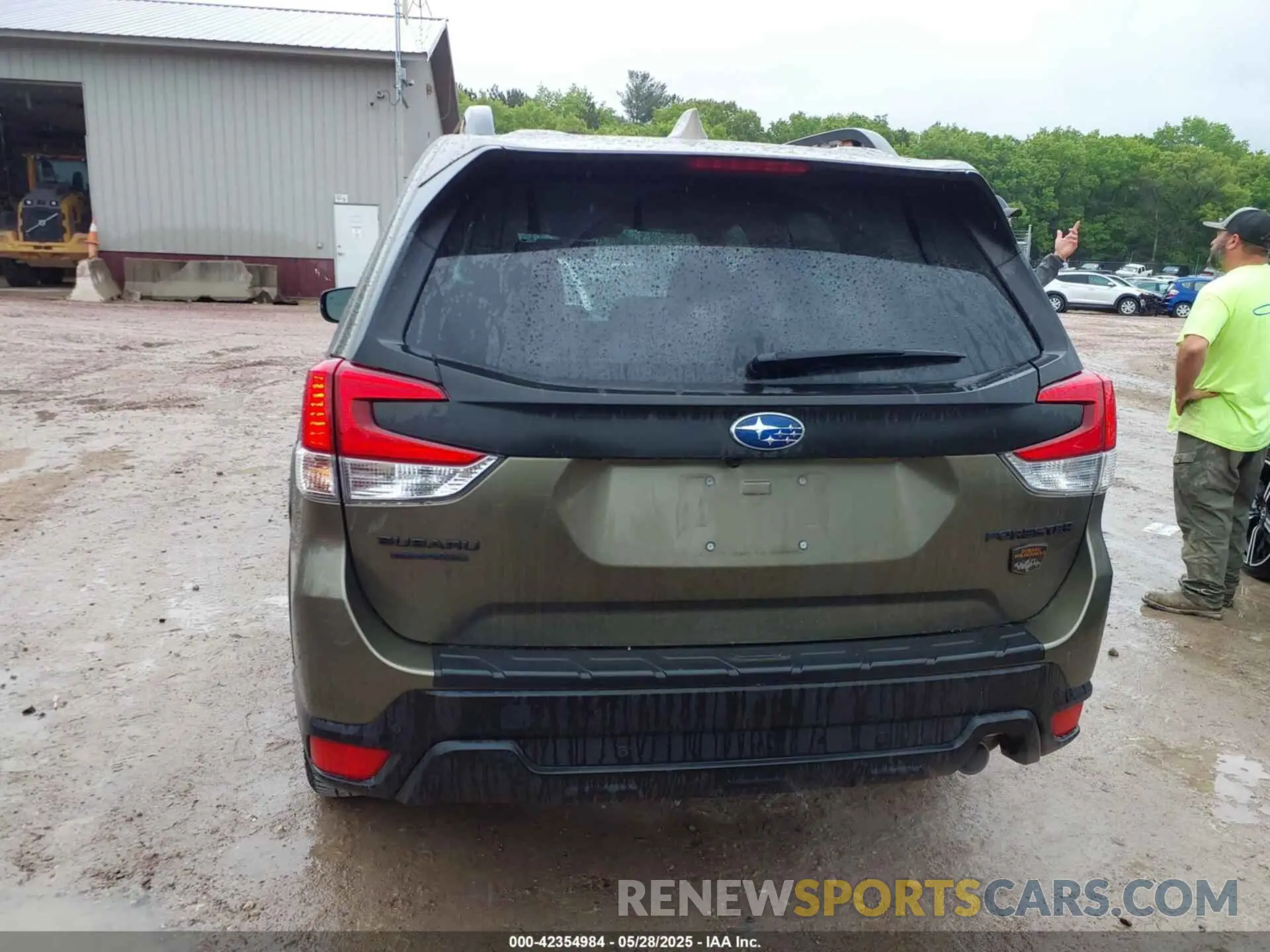 16 Photograph of a damaged car JF2SKALC5NH416327 SUBARU FORESTER 2022