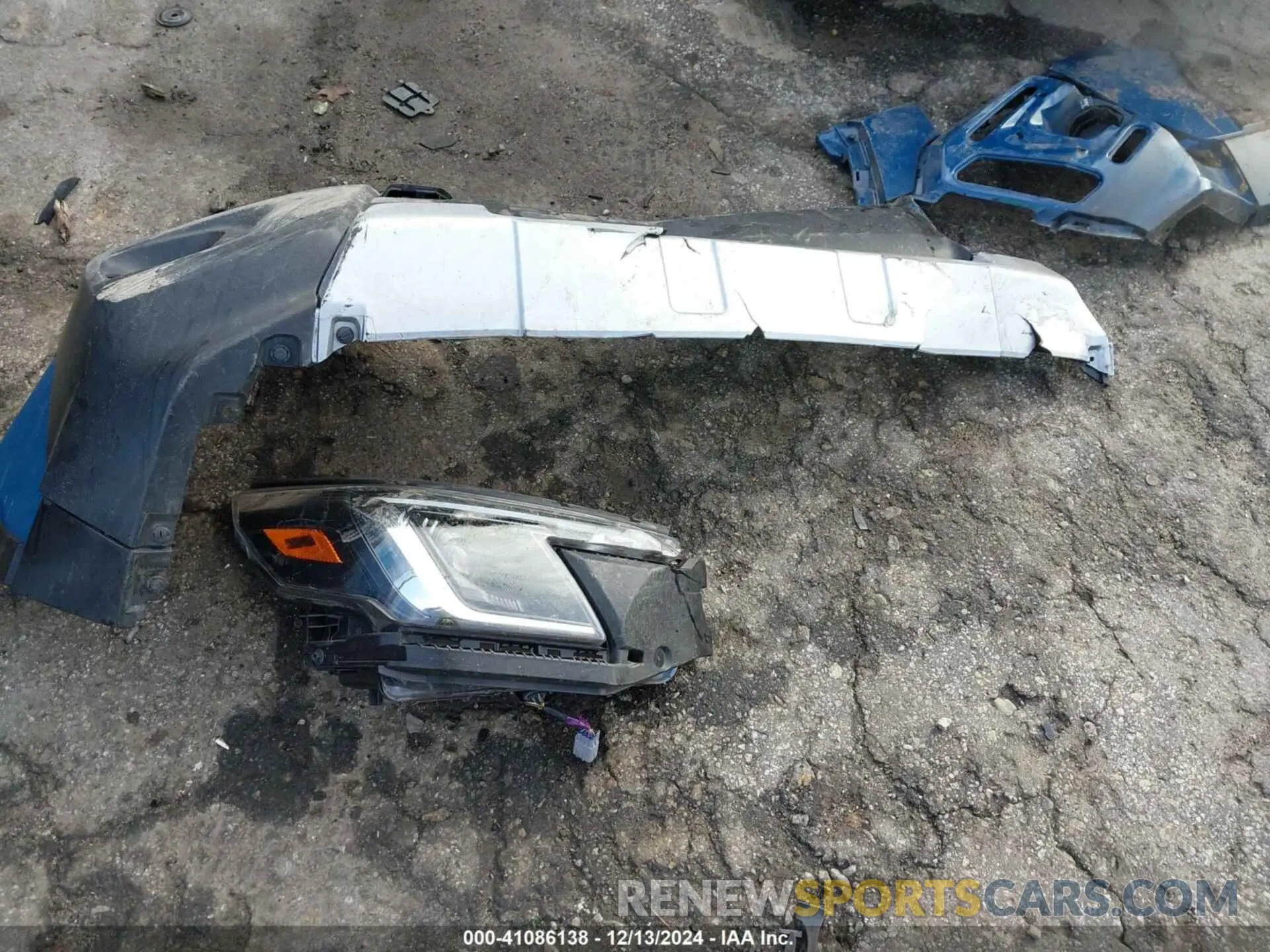 11 Photograph of a damaged car JF2SKAMC8NH410858 SUBARU FORESTER 2022