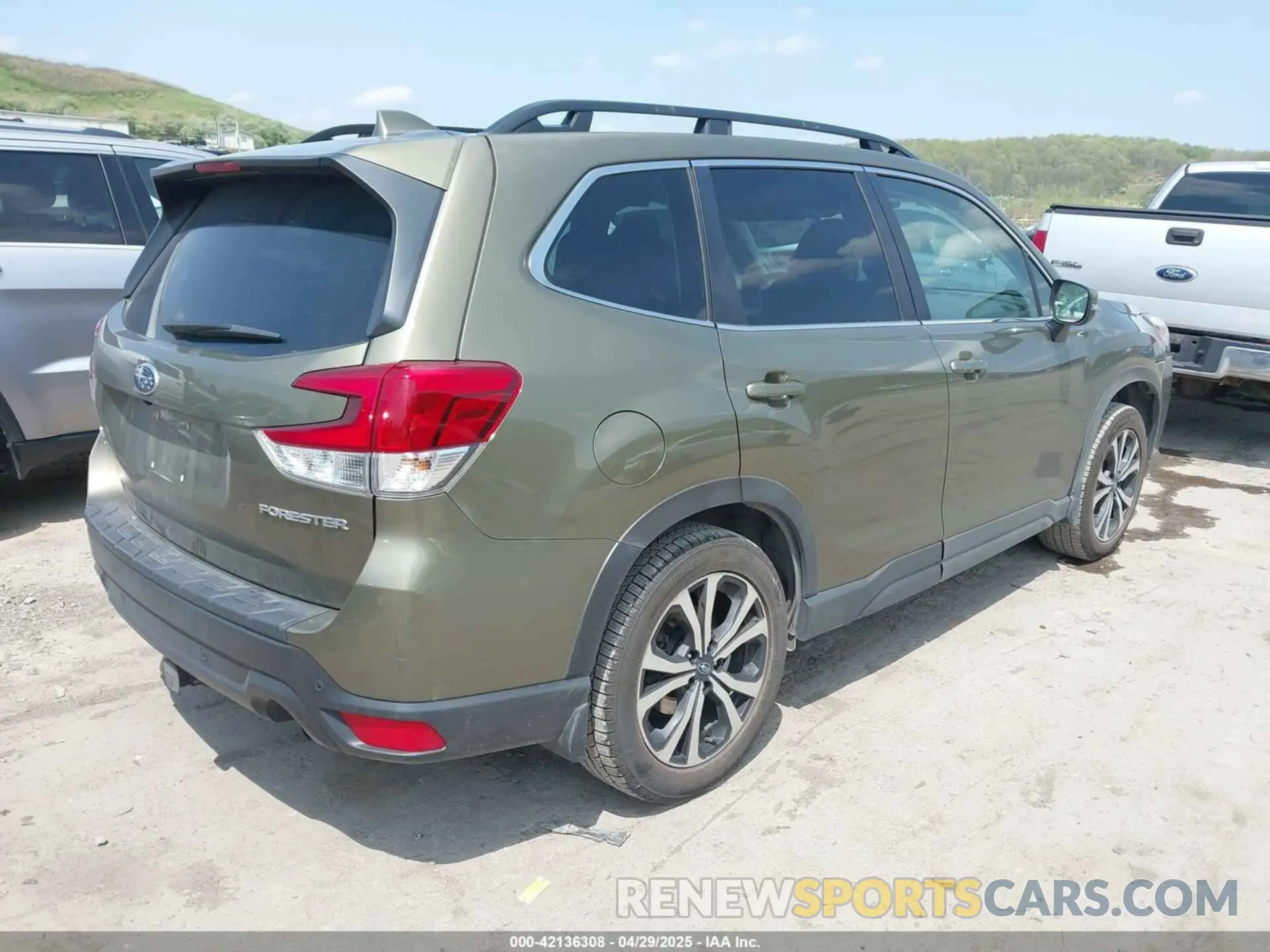 4 Photograph of a damaged car JF2SKAPC5NH440315 SUBARU FORESTER 2022