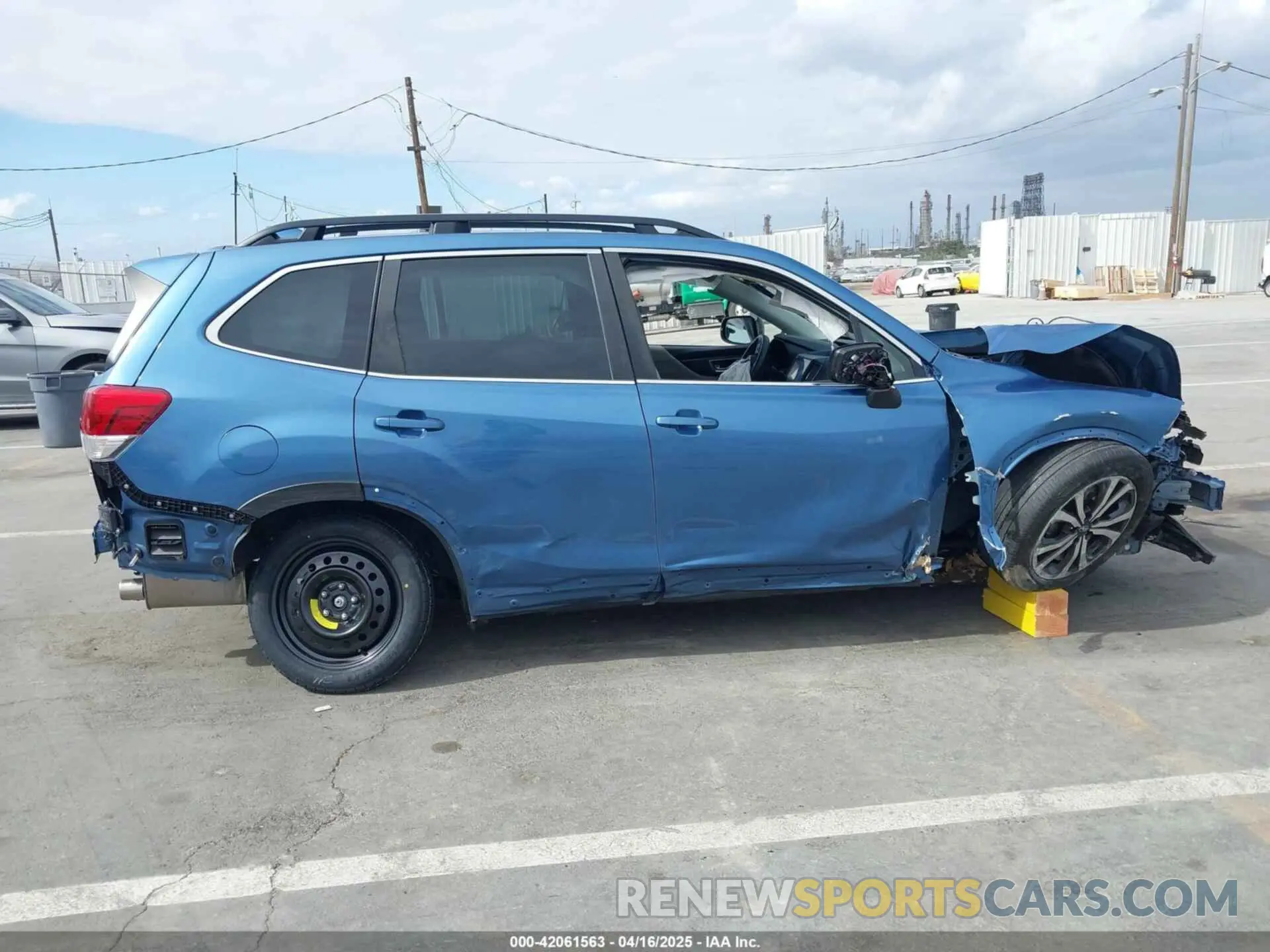 14 Photograph of a damaged car JF2SKAPC5NH519127 SUBARU FORESTER 2022