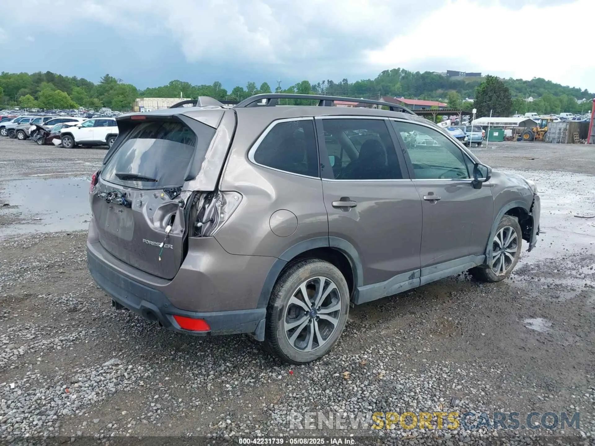 4 Photograph of a damaged car JF2SKAPC7NH424018 SUBARU FORESTER 2022