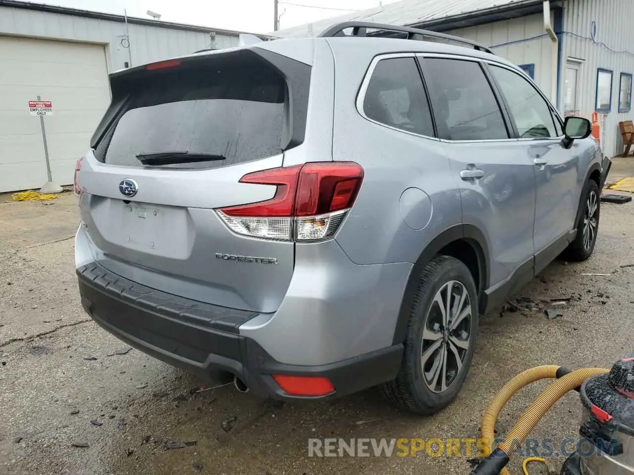 3 Photograph of a damaged car JF2SKAPC8NH444102 SUBARU FORESTER 2022