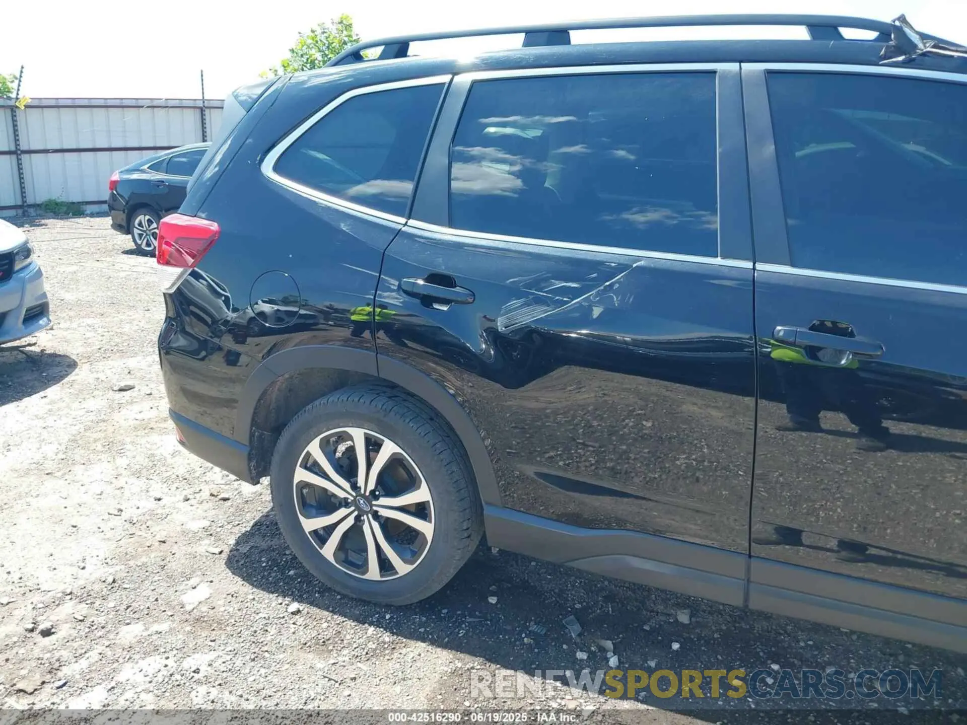 17 Photograph of a damaged car JF2SKAPC8NH469646 SUBARU FORESTER 2022