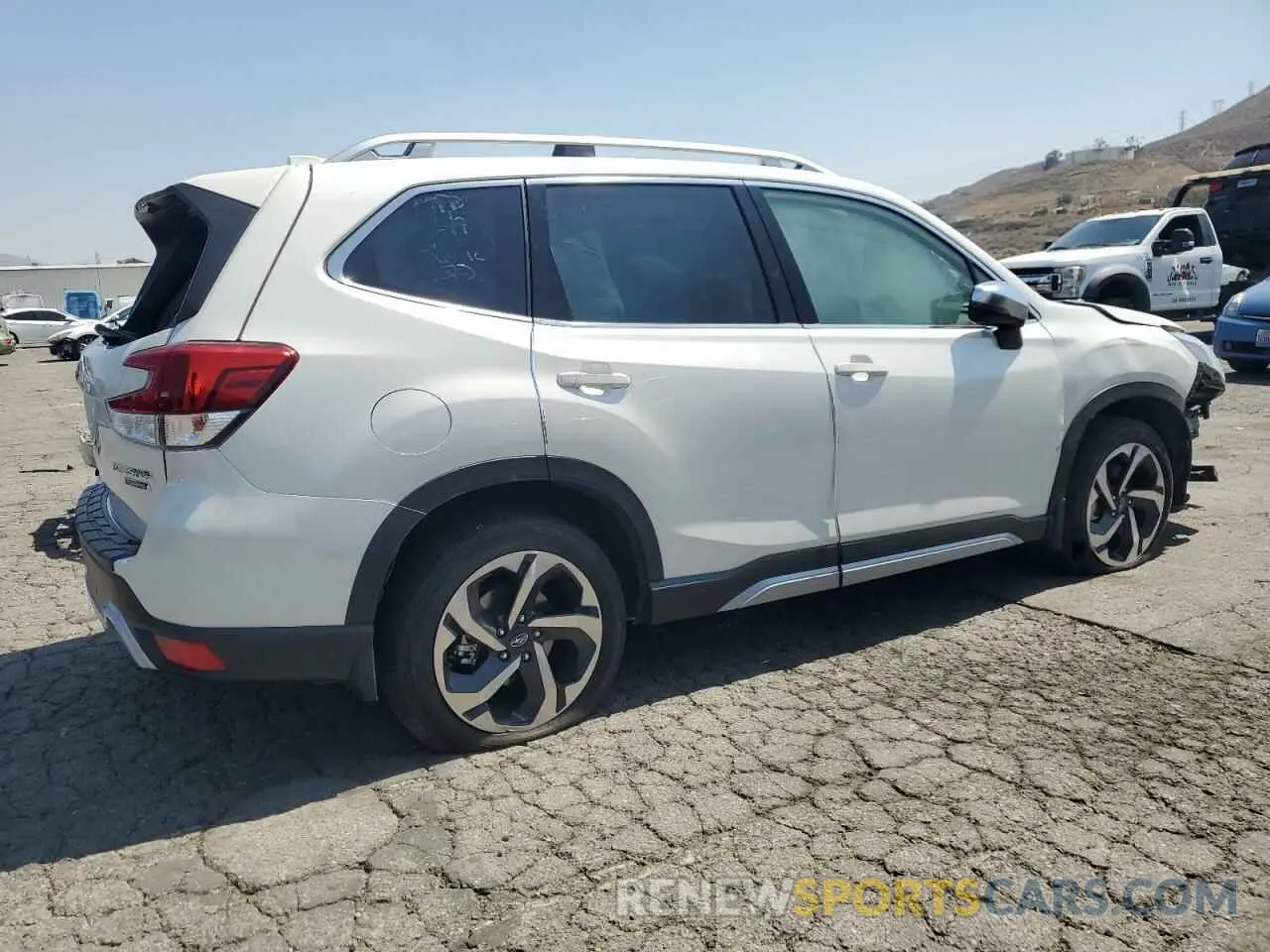 3 Photograph of a damaged car JF2SKARC2NH525335 SUBARU FORESTER 2022
