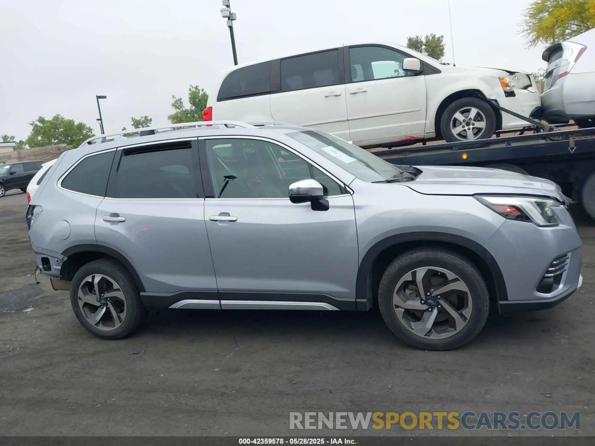 14 Photograph of a damaged car JF2SKARC5NH441591 SUBARU FORESTER 2022