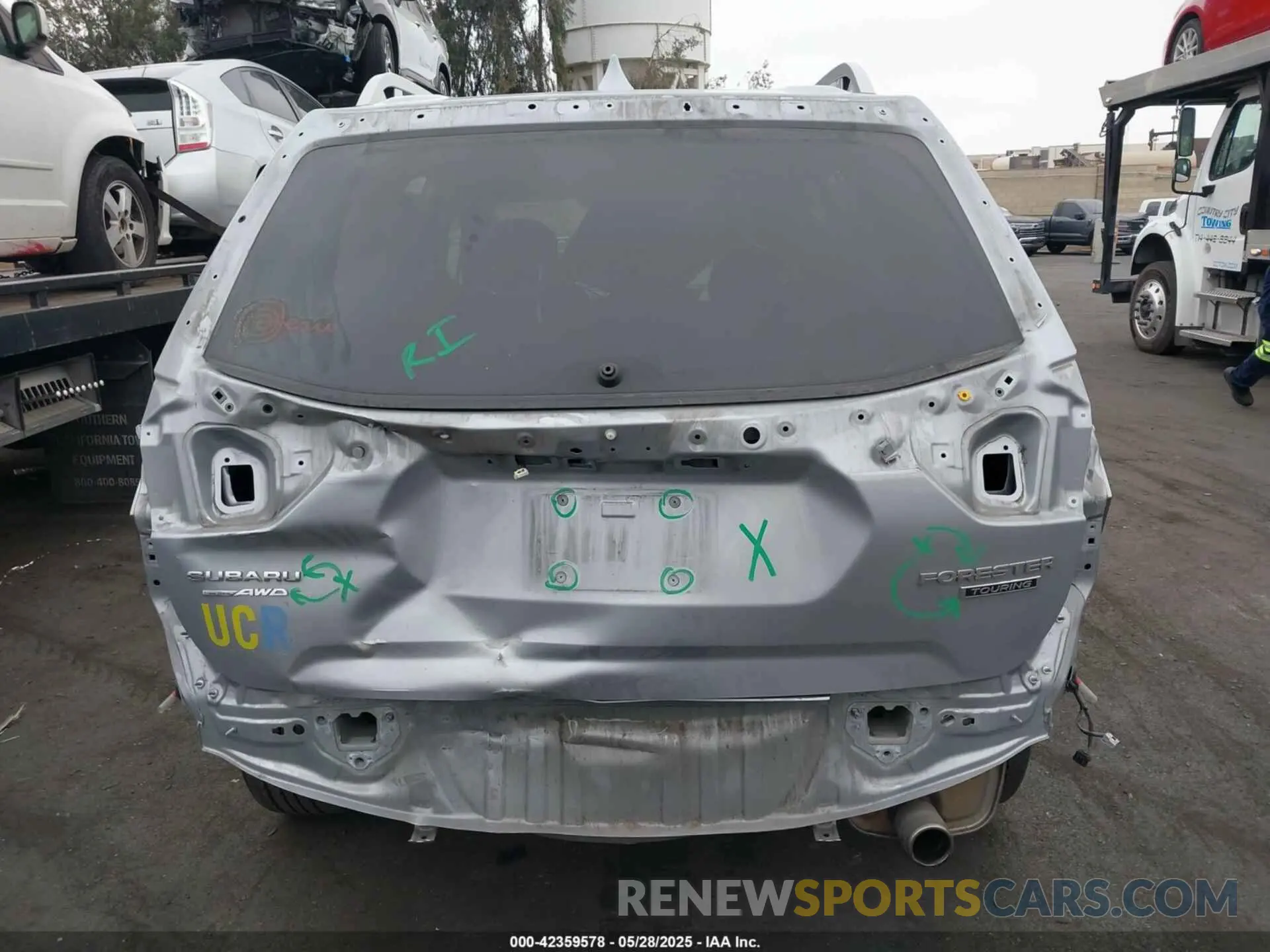 17 Photograph of a damaged car JF2SKARC5NH441591 SUBARU FORESTER 2022