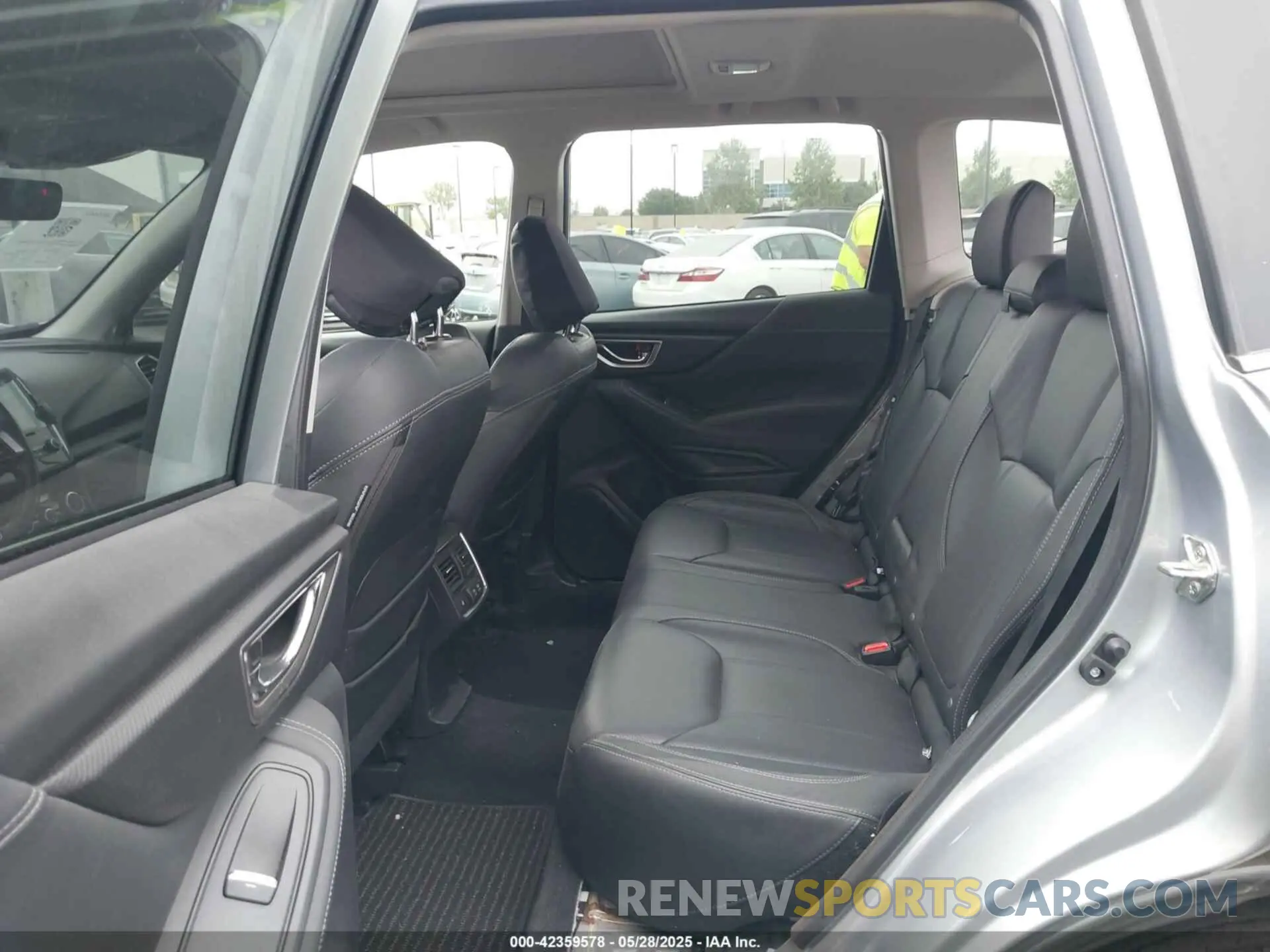8 Photograph of a damaged car JF2SKARC5NH441591 SUBARU FORESTER 2022