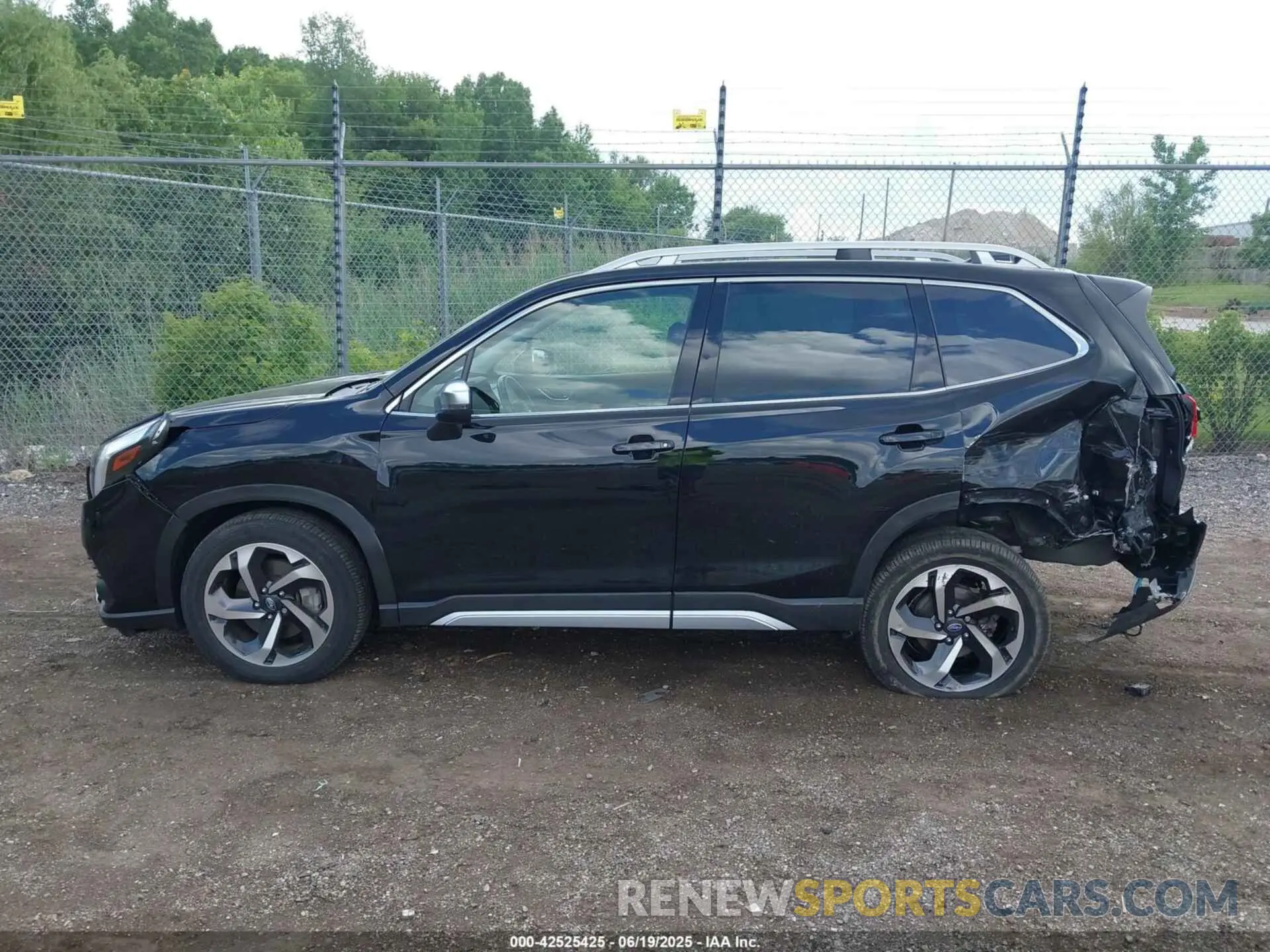 14 Photograph of a damaged car JF2SKARC6NH529923 SUBARU FORESTER 2022