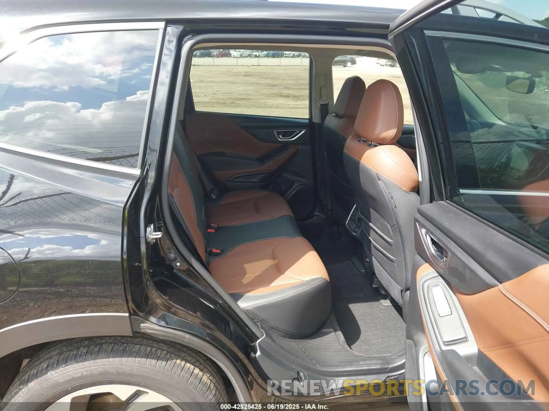 8 Photograph of a damaged car JF2SKARC6NH529923 SUBARU FORESTER 2022