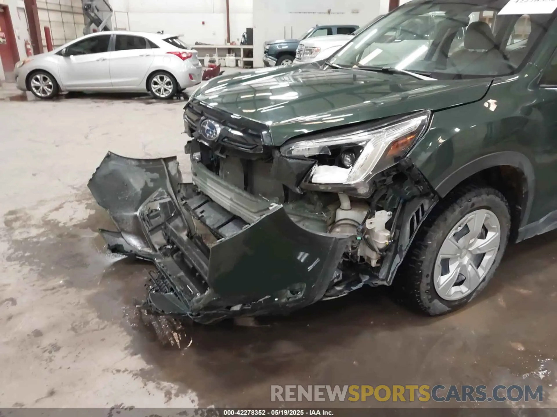 18 Photograph of a damaged car JF2SKAAC0PH443375 SUBARU FORESTER 2023