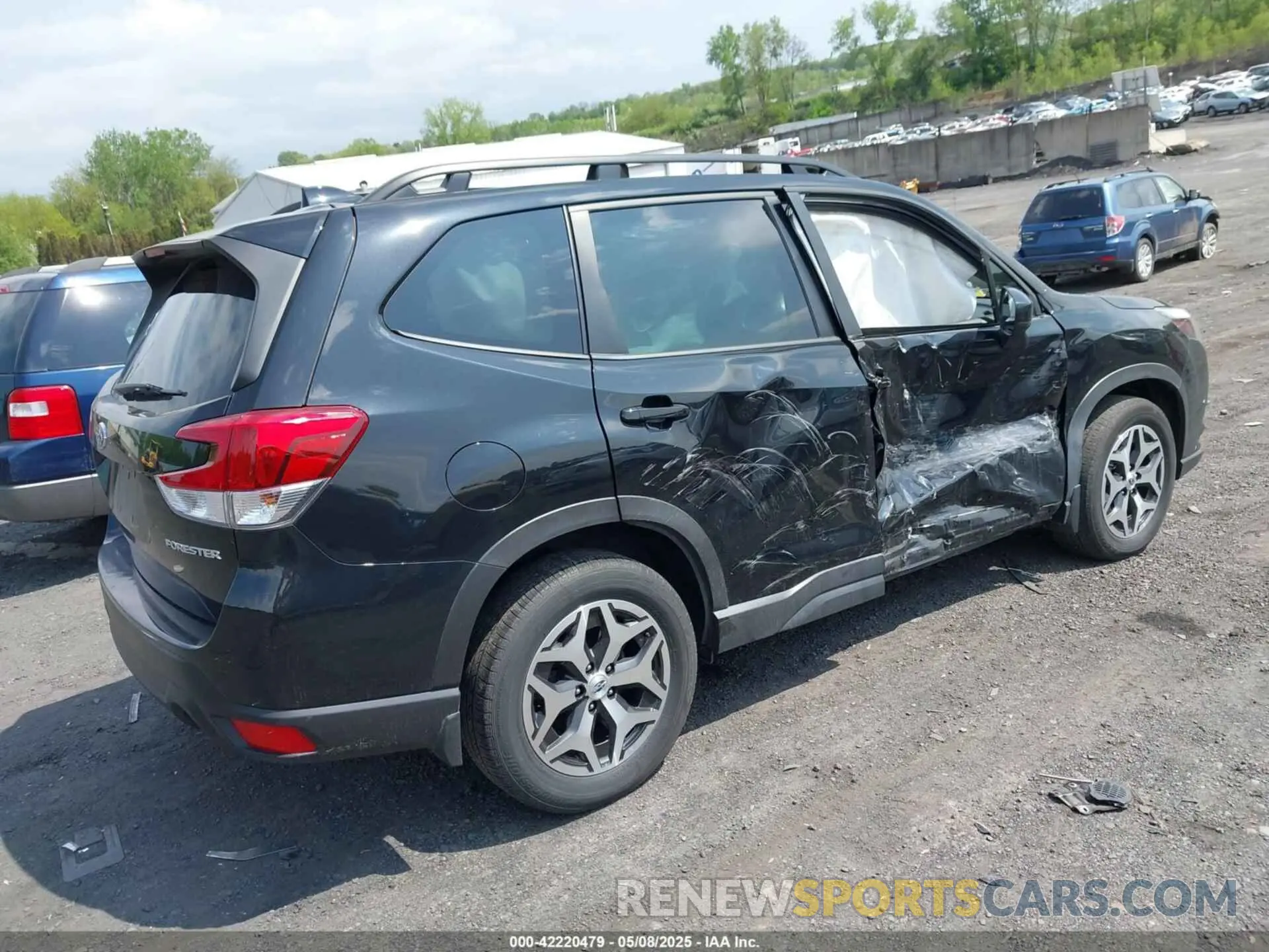 4 Photograph of a damaged car JF2SKADC8PH413293 SUBARU FORESTER 2023