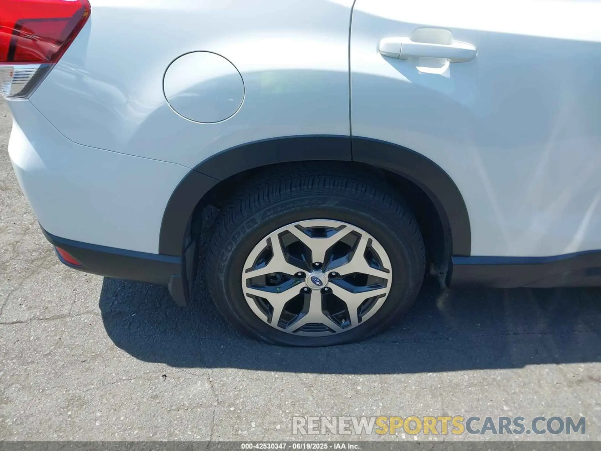 19 Photograph of a damaged car JF2SKADCXPH409956 SUBARU FORESTER 2023